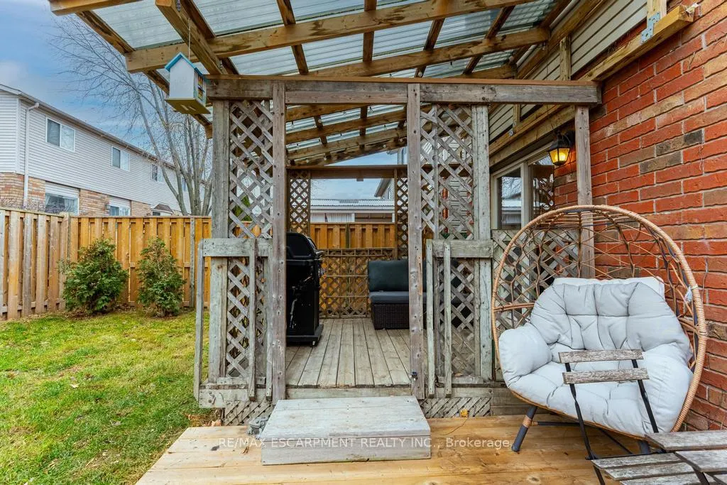 Photo 17 of 11 Glenhollow Drive, Hamilton, Stoney Creek Mountain — HOMEH