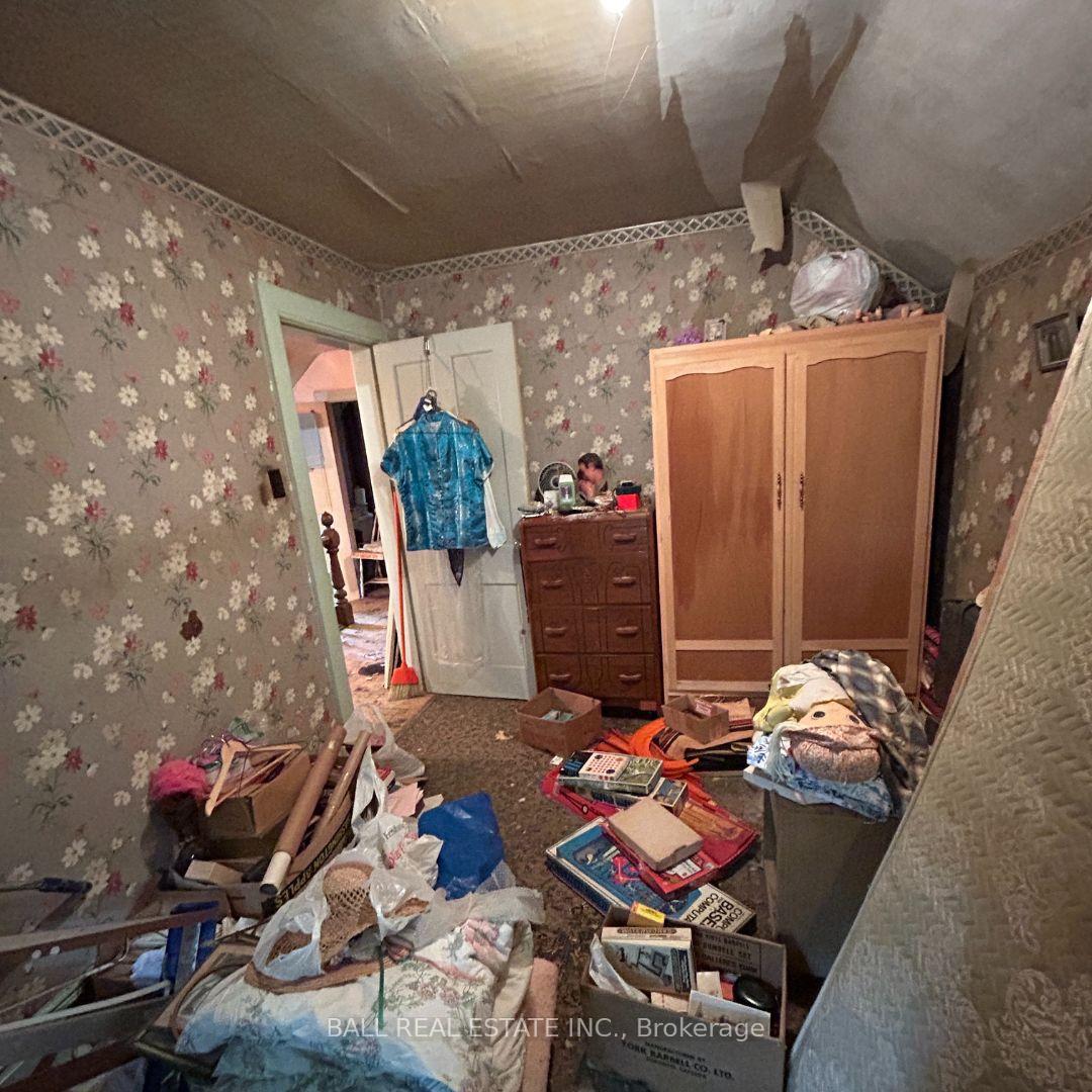 Photo 2 of 718 Elcombe Crescent, Peterborough, Town Ward 3 — HOMEH