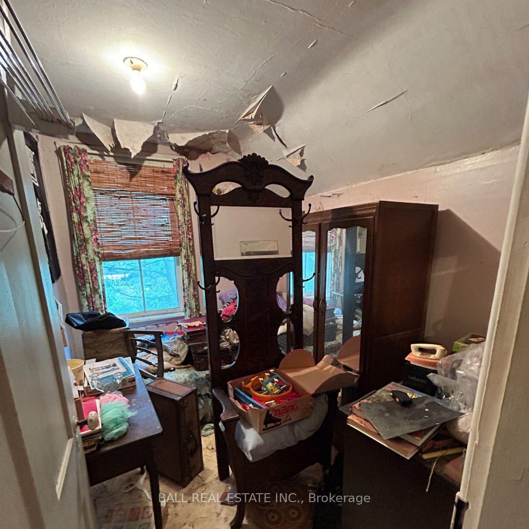 Photo 3 of 718 Elcombe Crescent, Peterborough, Town Ward 3 — HOMEH