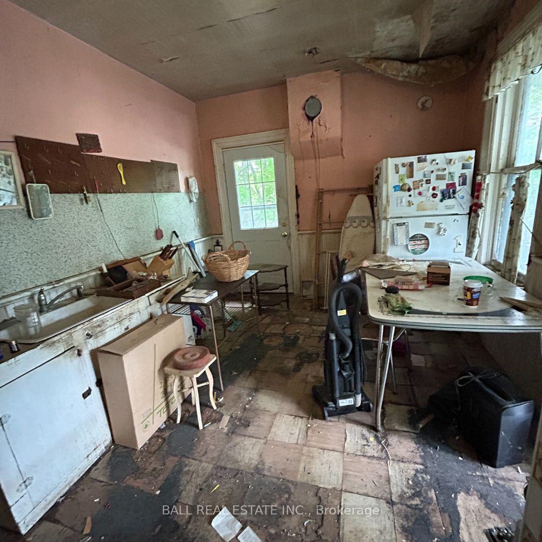 Photo 13 of 718 Elcombe Crescent, Peterborough, Town Ward 3 — HOMEH
