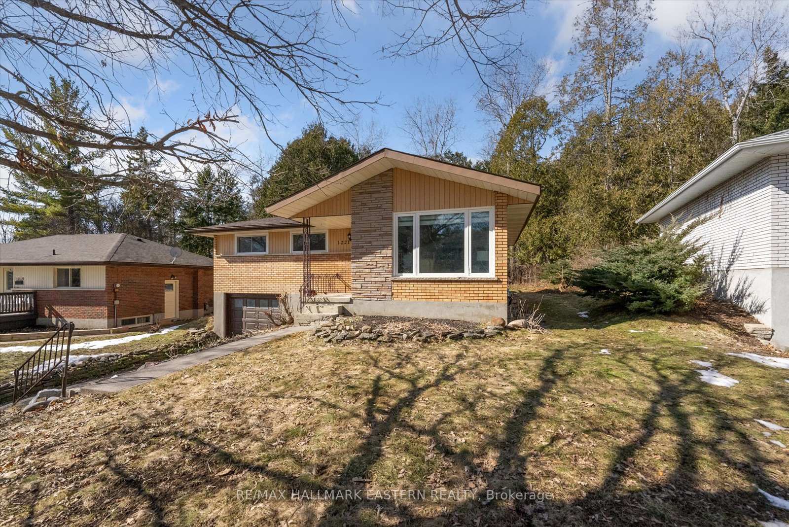 Photo 4 of 1221 Olympus Avenue, Peterborough, Northcrest Ward 5 — HOMEH