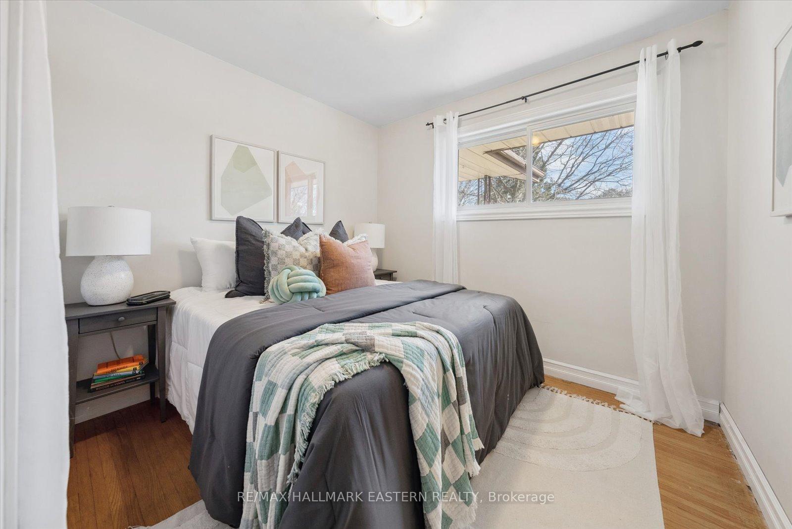 Photo 20 of 1221 Olympus Avenue, Peterborough, Northcrest Ward 5 — HOMEH