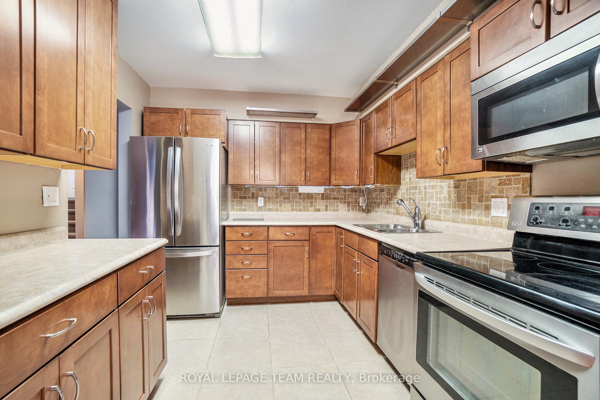 Photo 5 of 93 Burgess Street, Carleton Place — HOMEH
