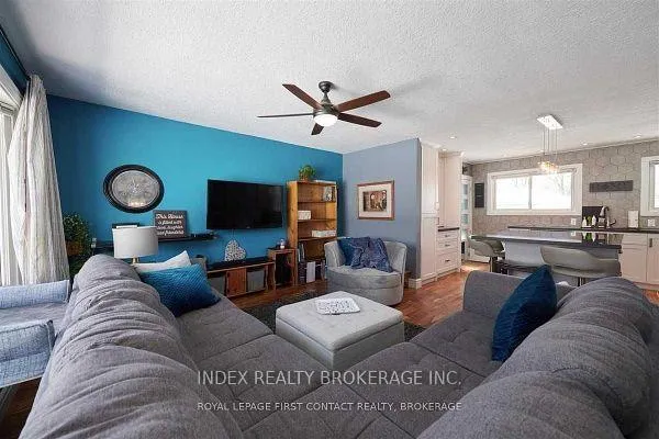 Photo 5 of 18 Bothwell Crescent, Barrie, Wellington — HOMEH