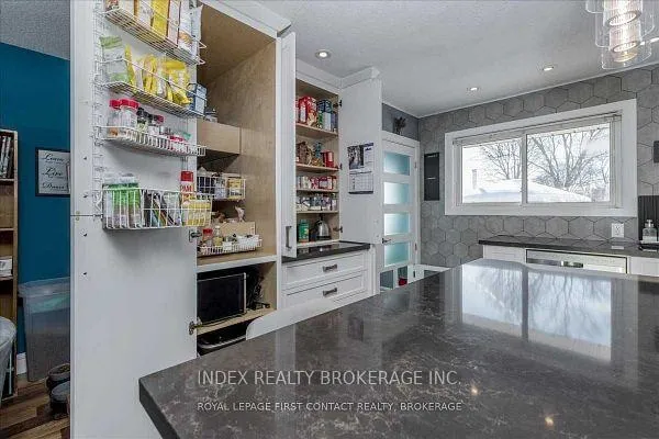 Photo 13 of 18 Bothwell Crescent, Barrie, Wellington — HOMEH