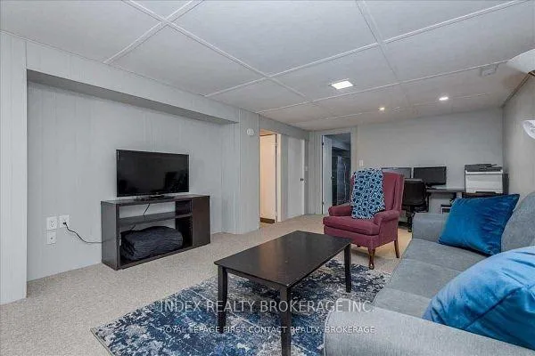 Photo 16 of 18 Bothwell Crescent, Barrie, Wellington — HOMEH
