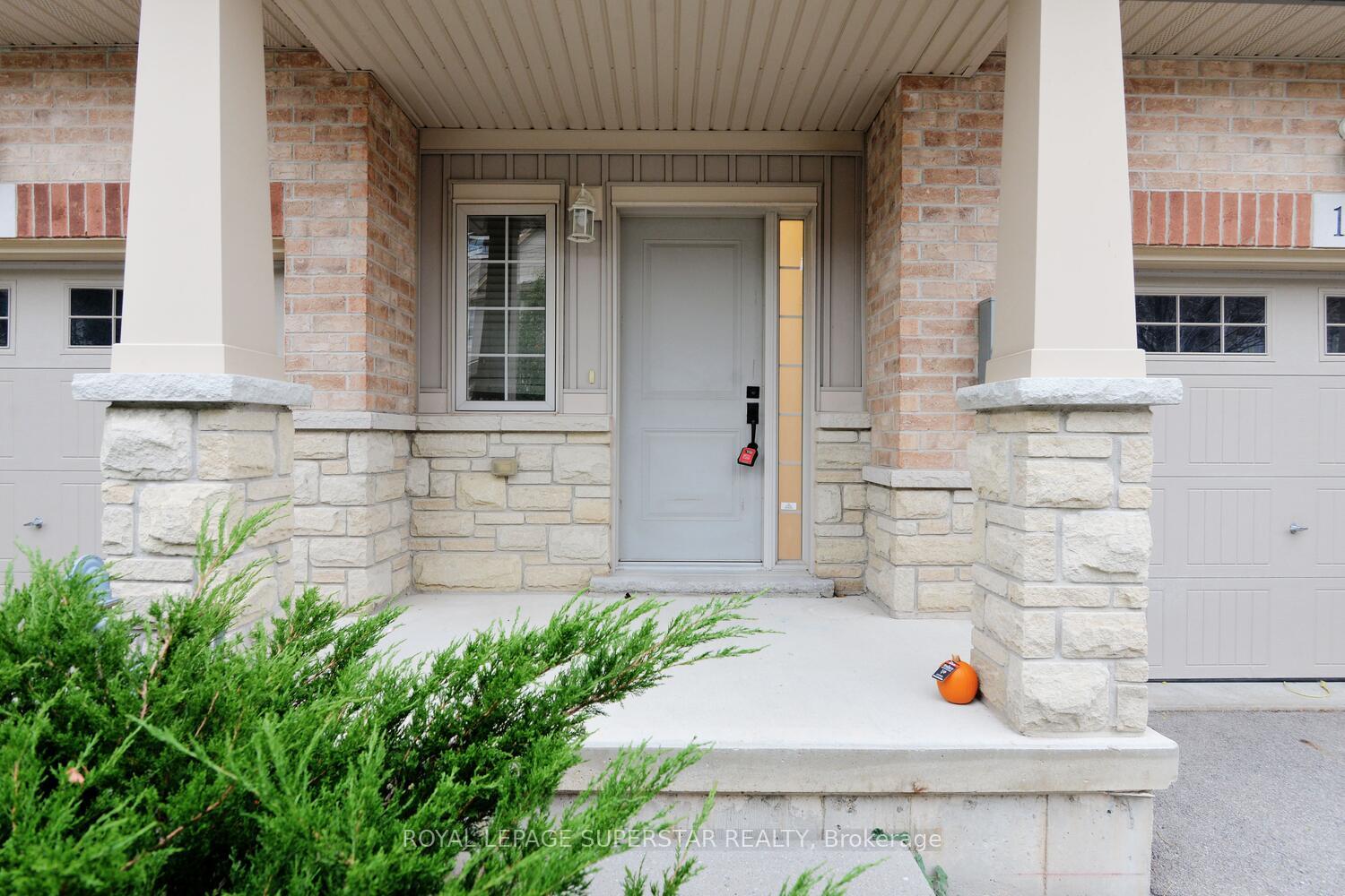 Photo 3 of Unit 10, 7 Lakelawn Road, Grimsby, Grimsby Beach — HOMEH