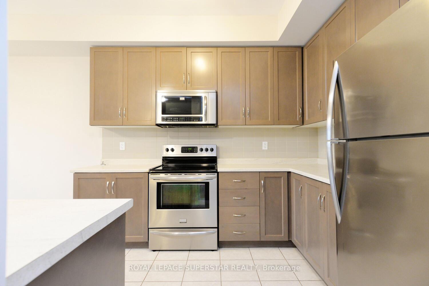 Photo 7 of Unit 10, 7 Lakelawn Road, Grimsby, Grimsby Beach — HOMEH