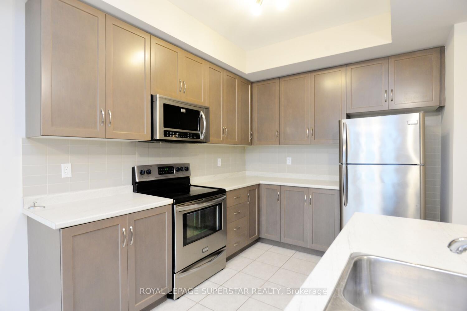 Photo 10 of Unit 10, 7 Lakelawn Road, Grimsby, Grimsby Beach — HOMEH