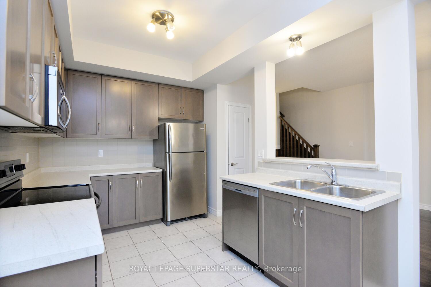 Photo 11 of Unit 10, 7 Lakelawn Road, Grimsby, Grimsby Beach — HOMEH