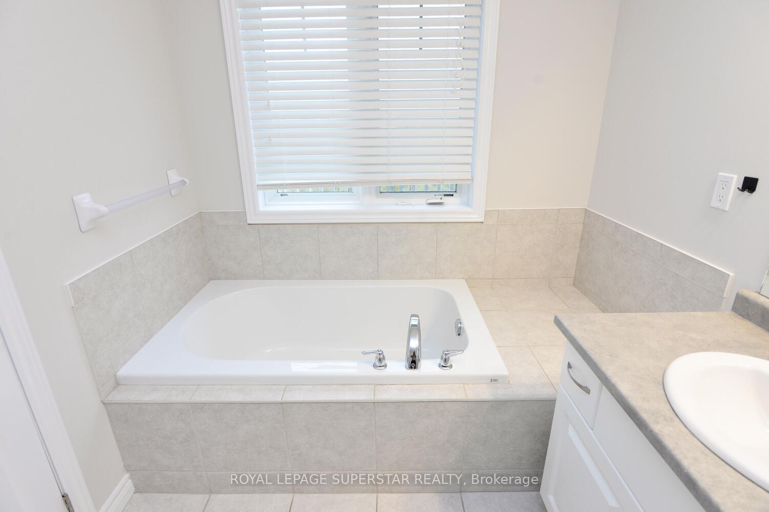 Photo 22 of Unit 10, 7 Lakelawn Road, Grimsby, Grimsby Beach — HOMEH