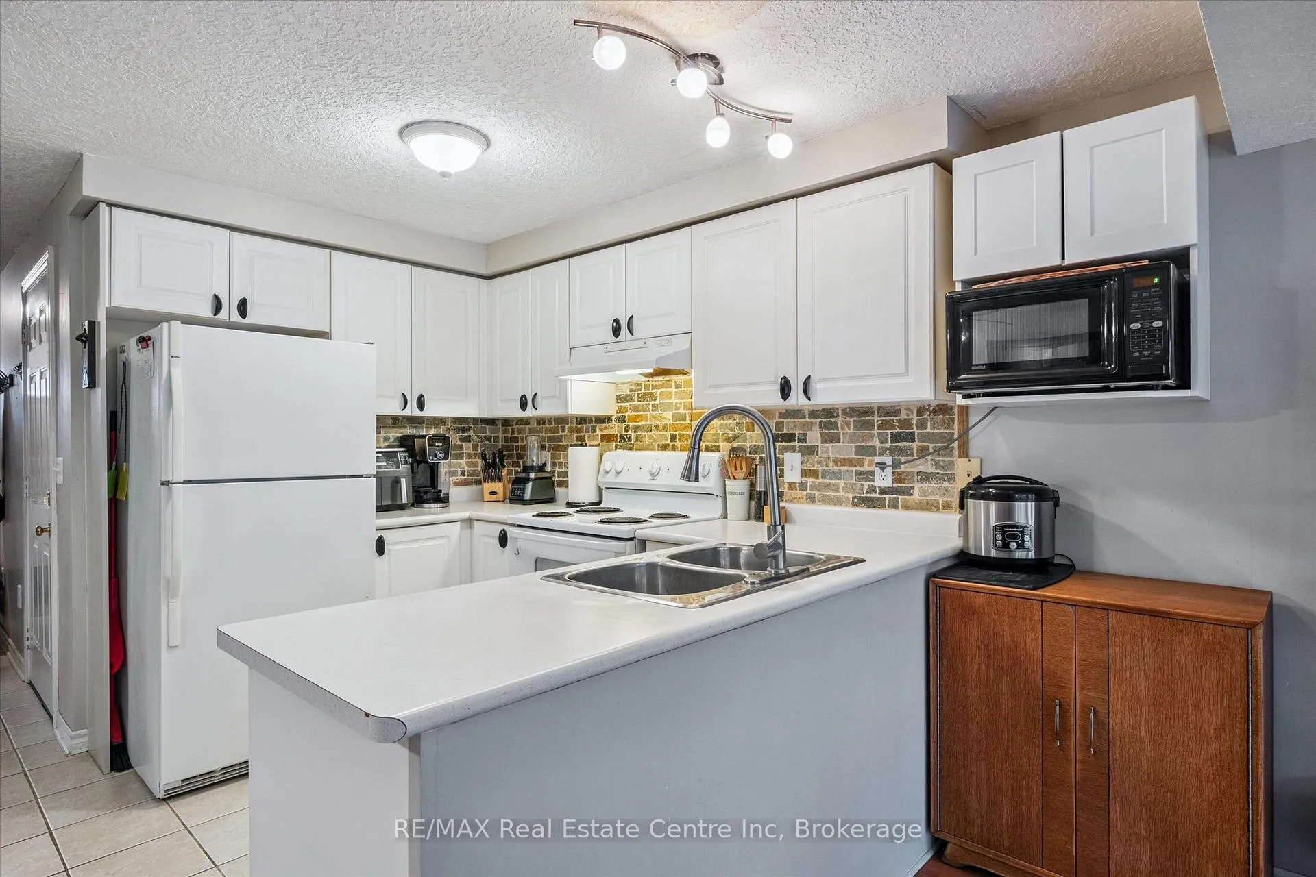 Photo 13 of 125 Rodgers Road, Guelph, Kortright West — HOMEH