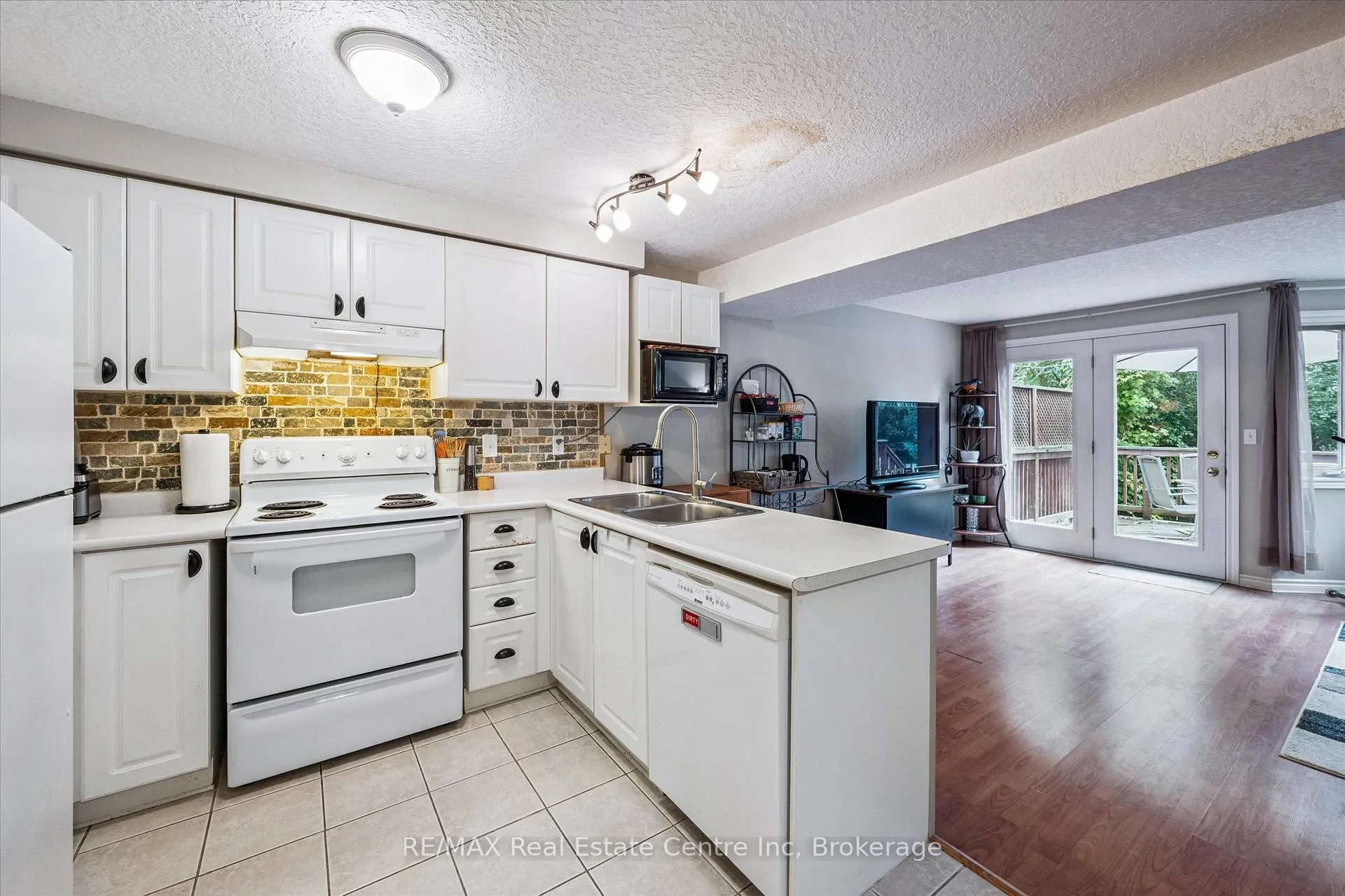 Photo 14 of 125 Rodgers Road, Guelph, Kortright West — HOMEH