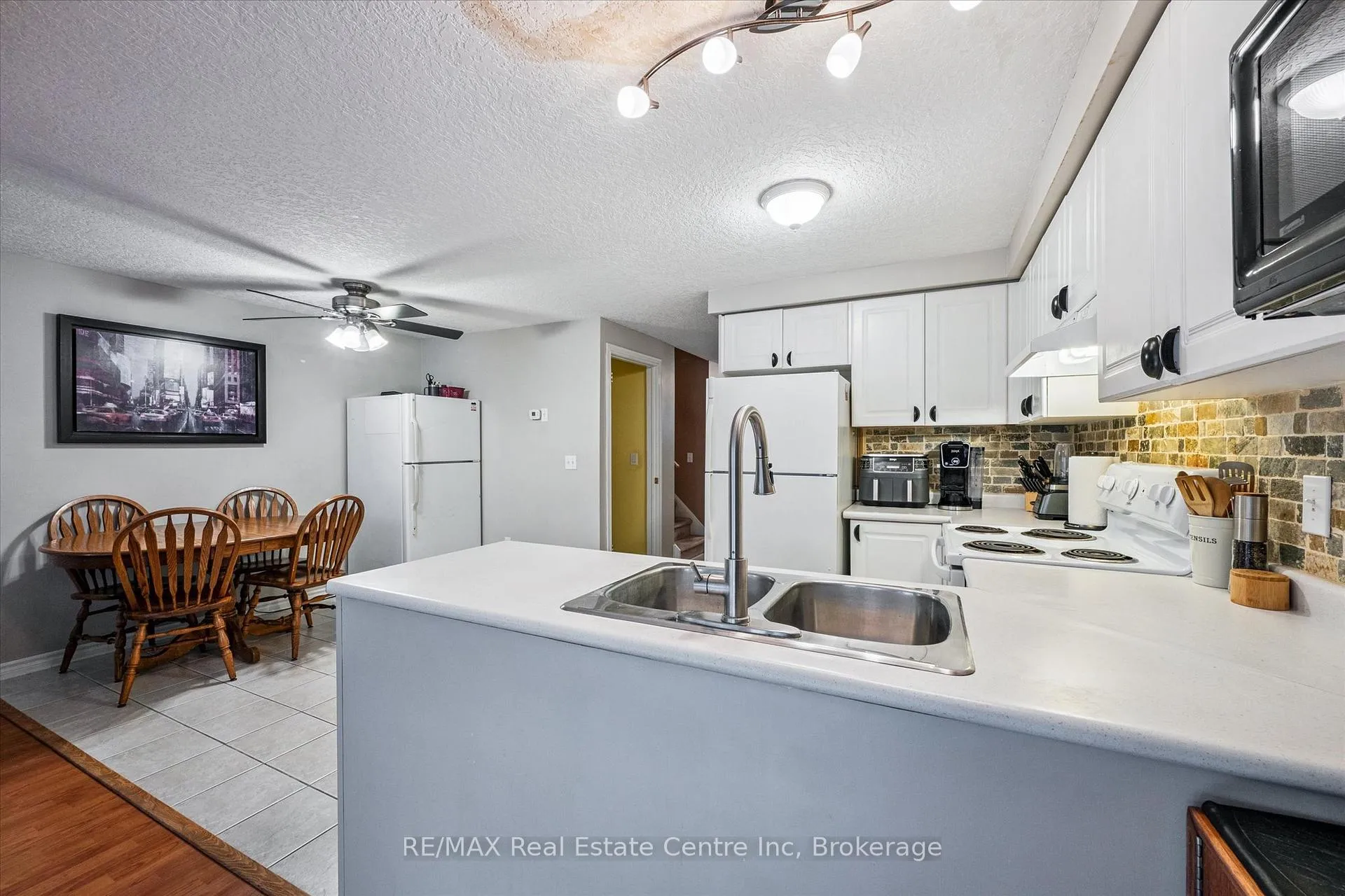 Photo 16 of 125 Rodgers Road, Guelph, Kortright West — HOMEH