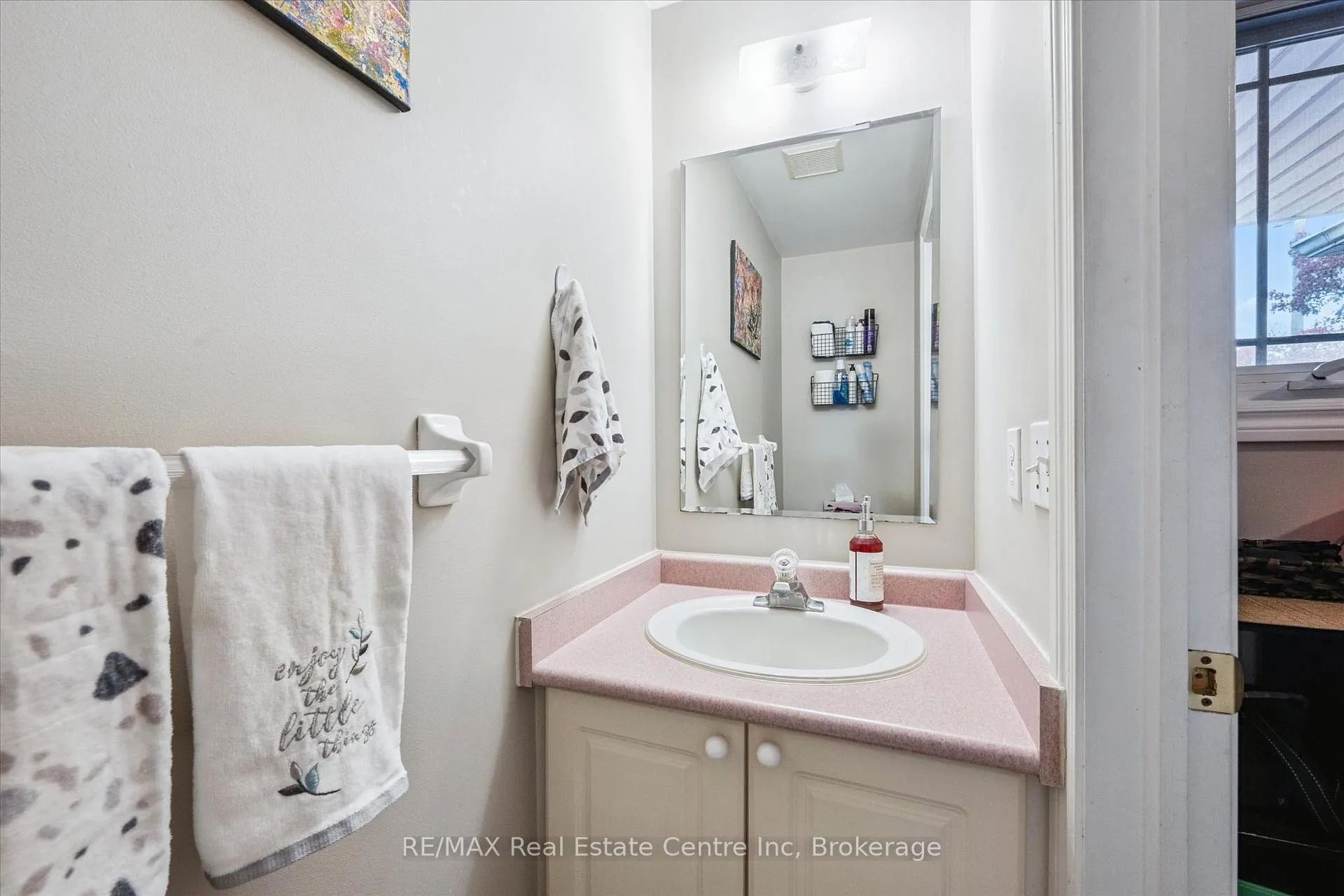 Photo 18 of 125 Rodgers Road, Guelph, Kortright West — HOMEH