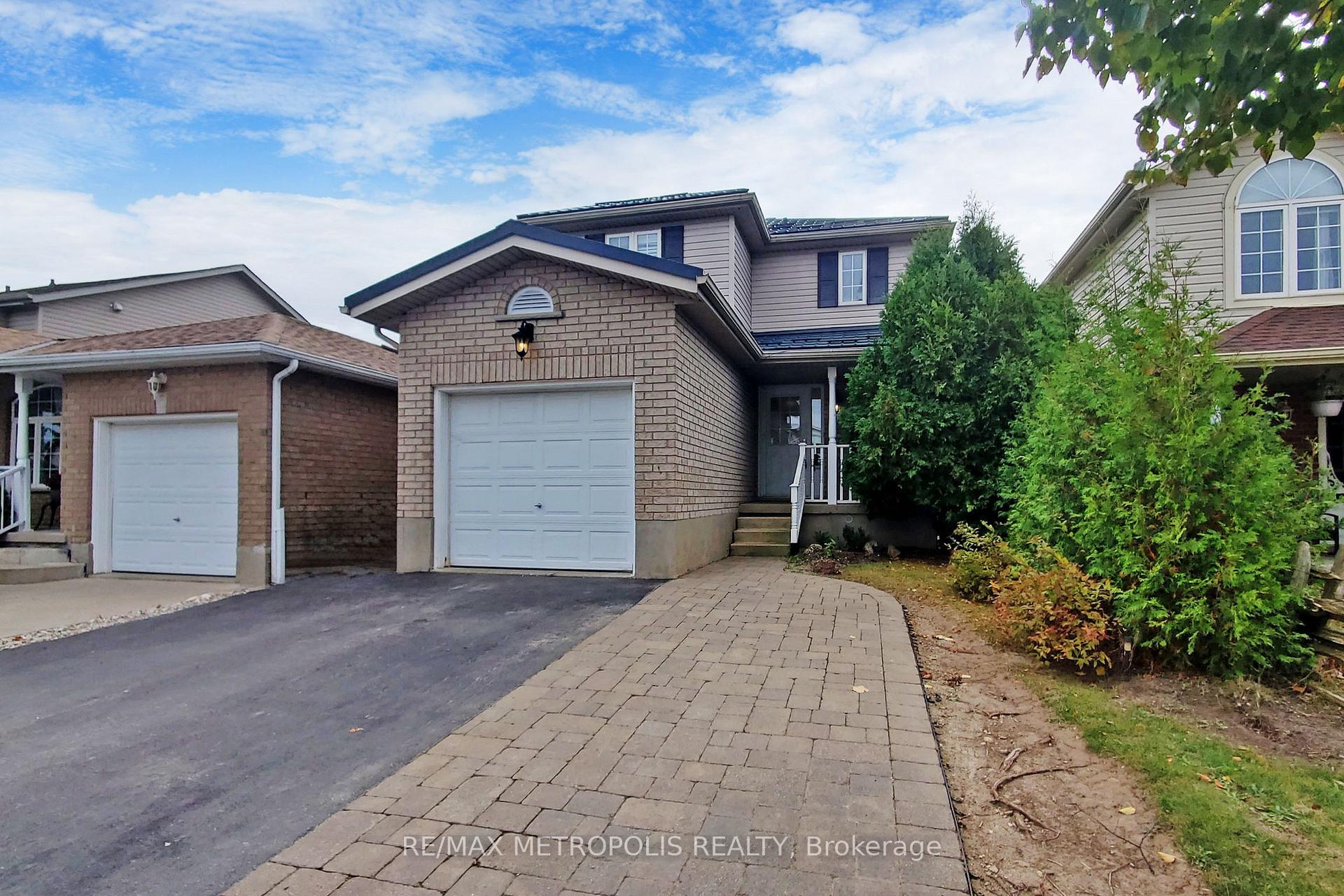 Photo 2 of Unit Upper, 109 Doyle Drive, Guelph, Clairfields/Hanlon Business Park — HOMEH