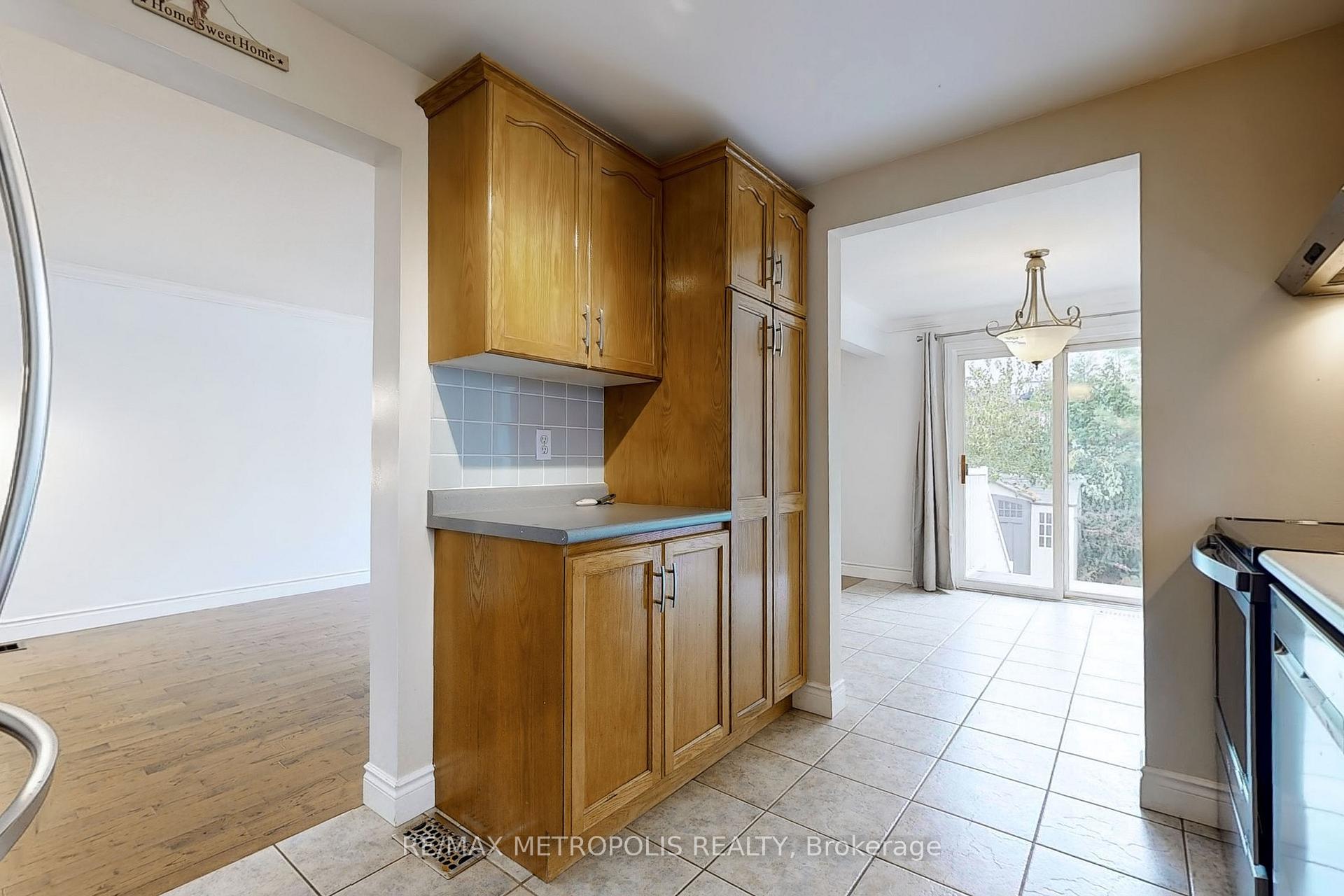 Photo 7 of Unit Upper, 109 Doyle Drive, Guelph, Clairfields/Hanlon Business Park — HOMEH