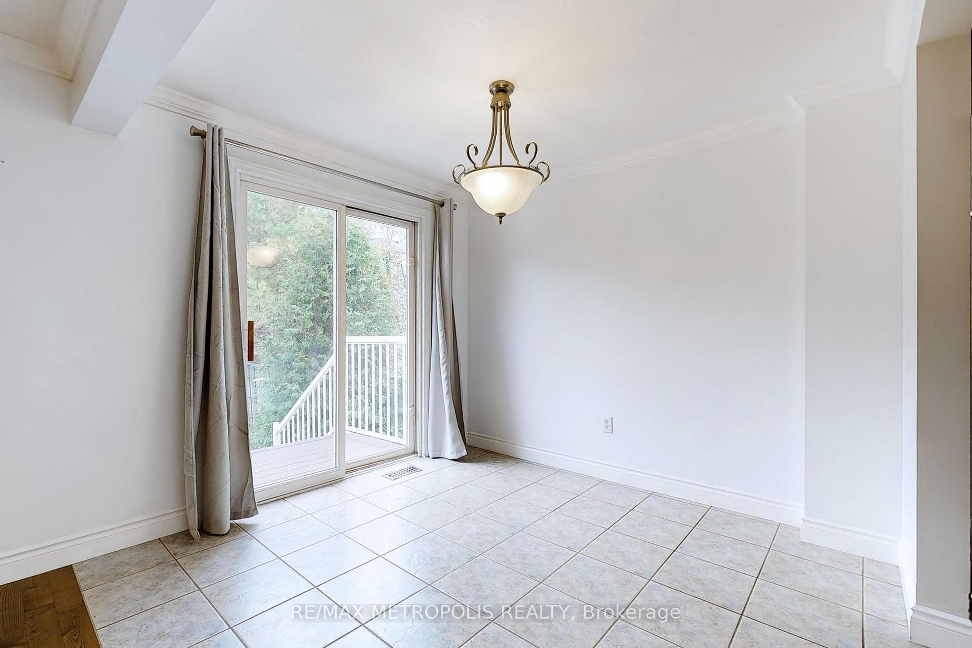 Photo 9 of Unit Upper, 109 Doyle Drive, Guelph, Clairfields/Hanlon Business Park — HOMEH