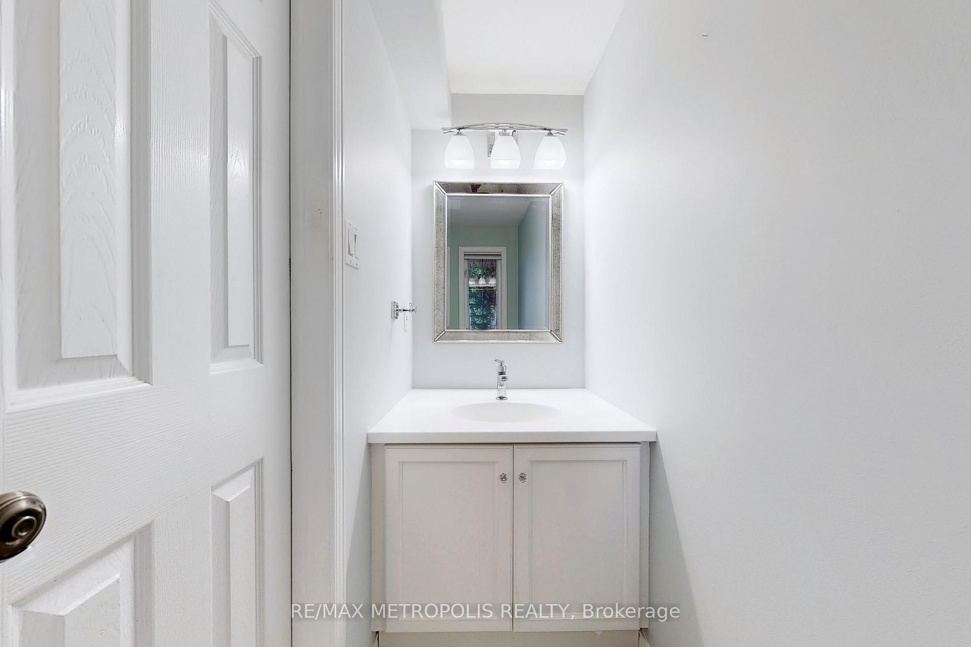 Photo 12 of Unit Upper, 109 Doyle Drive, Guelph, Clairfields/Hanlon Business Park — HOMEH