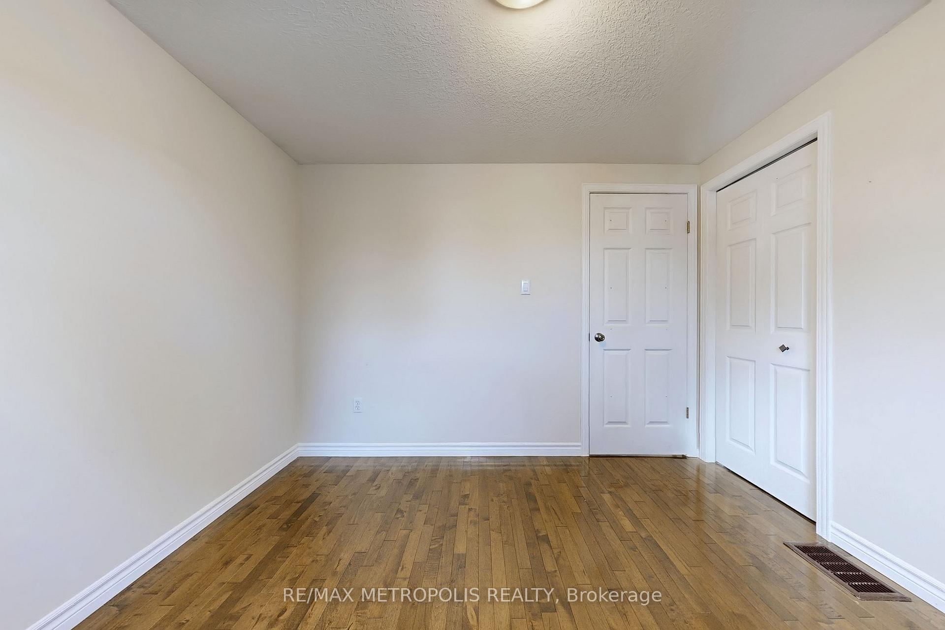 Photo 17 of Unit Upper, 109 Doyle Drive, Guelph, Clairfields/Hanlon Business Park — HOMEH