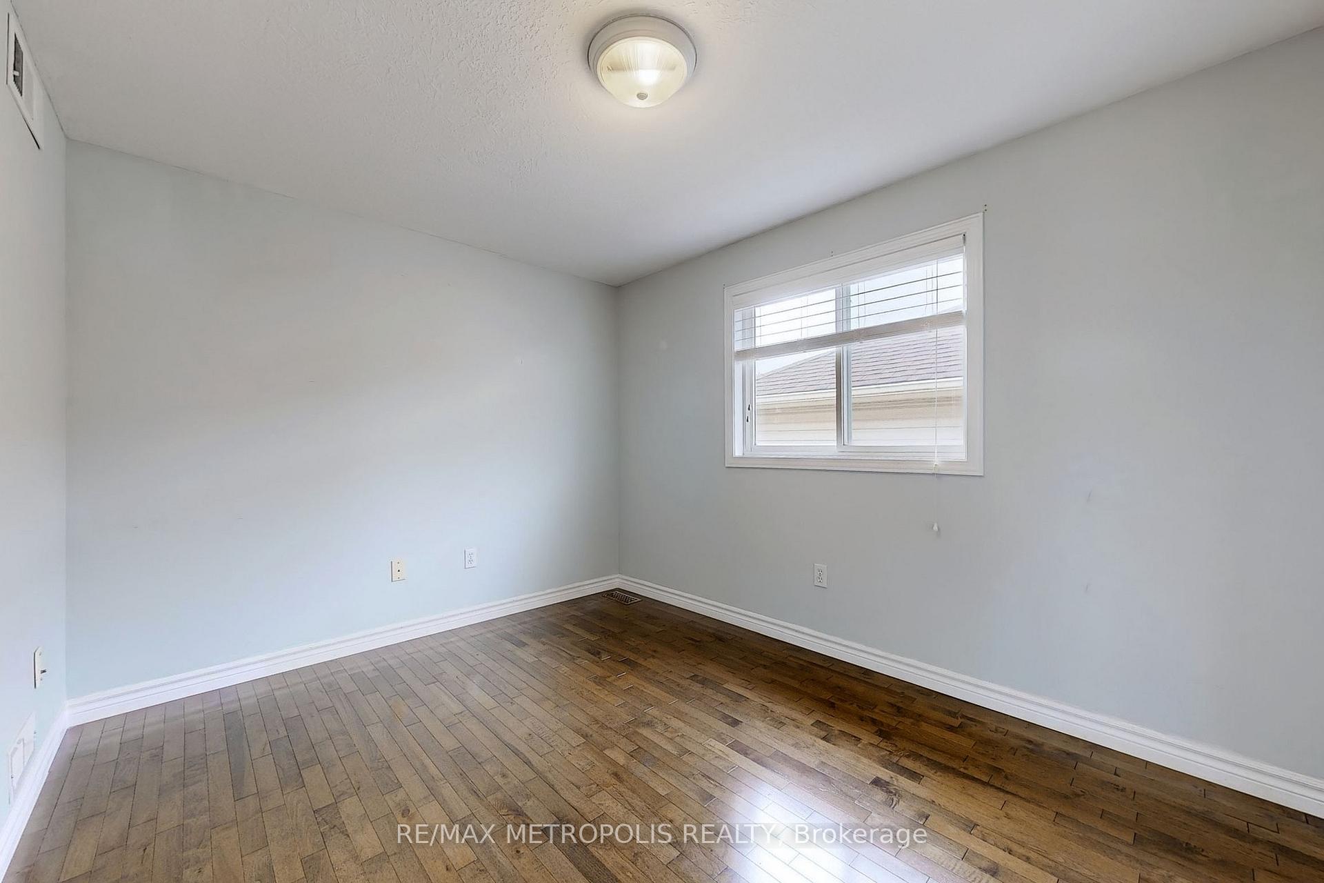 Photo 18 of Unit Upper, 109 Doyle Drive, Guelph, Clairfields/Hanlon Business Park — HOMEH