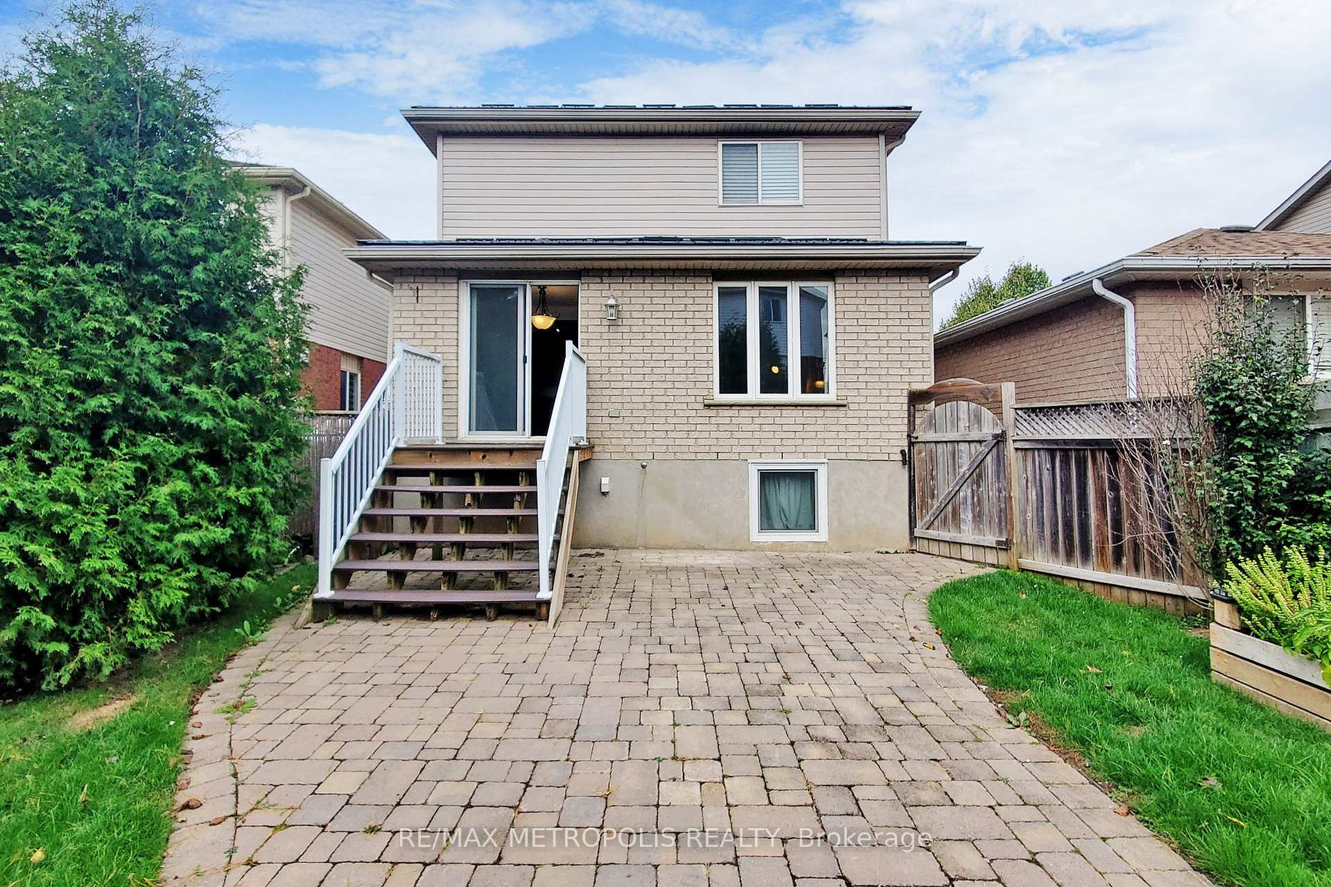 Photo 21 of Unit Upper, 109 Doyle Drive, Guelph, Clairfields/Hanlon Business Park — HOMEH