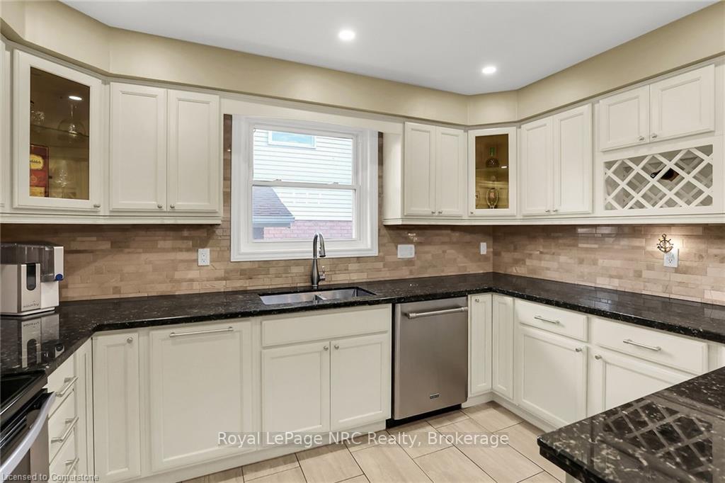 Photo 6 of 18 Merritt Crescent, Grimsby, Grimsby West — HOMEH