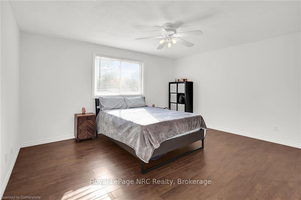 Photo 15 of 18 Merritt Crescent, Grimsby, Grimsby West — HOMEH