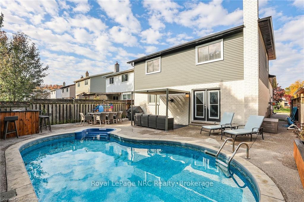 Photo 28 of 18 Merritt Crescent, Grimsby, Grimsby West — HOMEH
