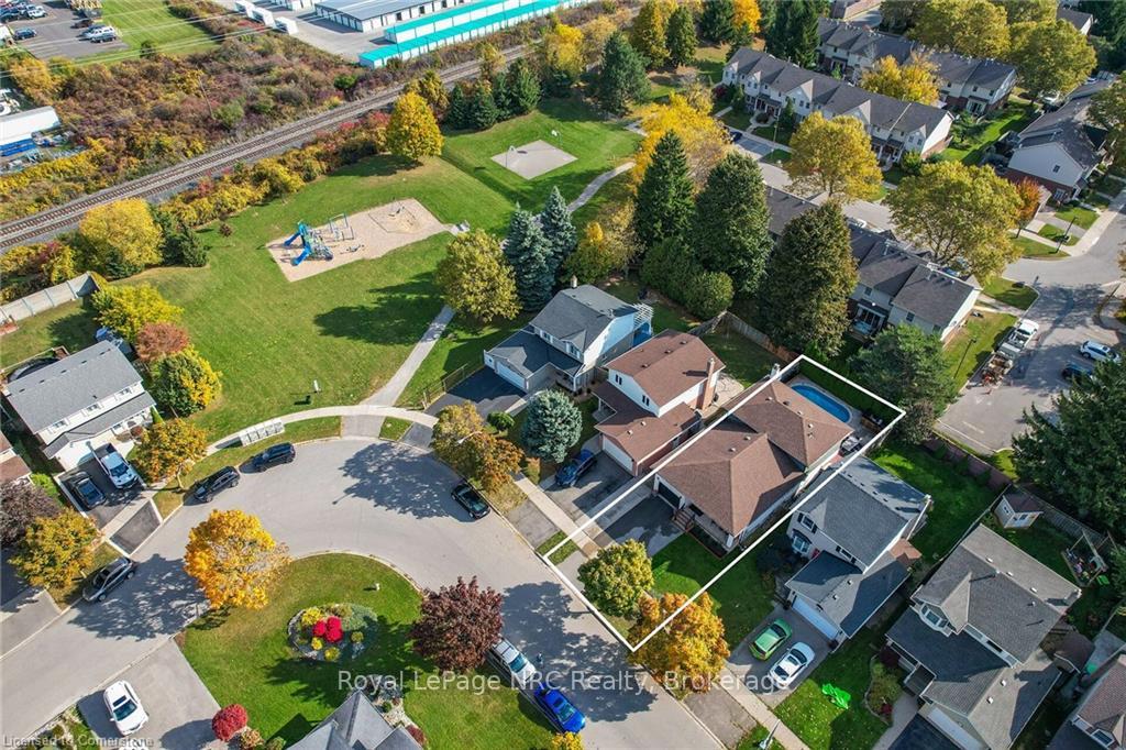 Photo 31 of 18 Merritt Crescent, Grimsby, Grimsby West — HOMEH
