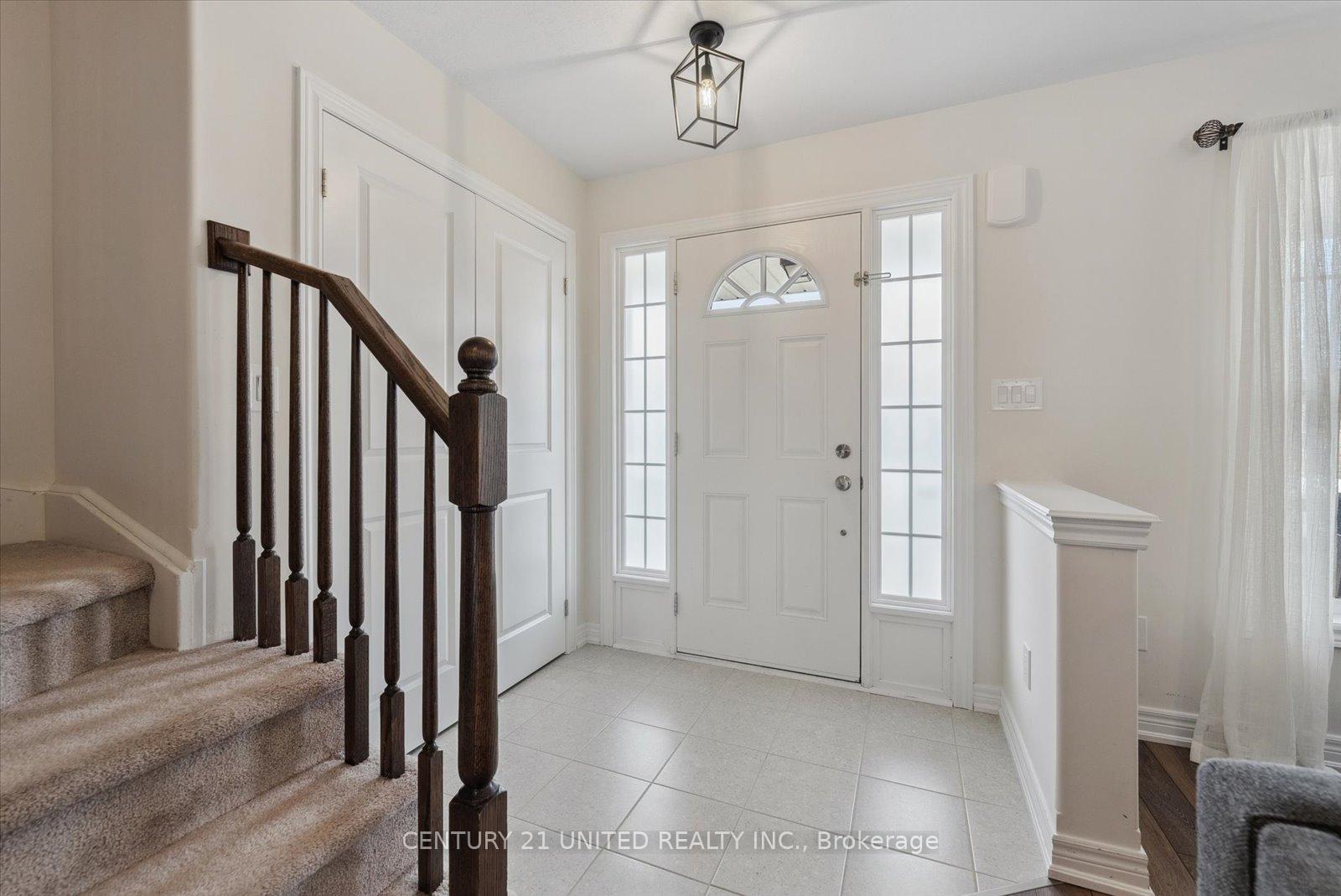 Photo 7 of 927 Broadway Boulevard, Peterborough, Northcrest Ward 5 — HOMEH
