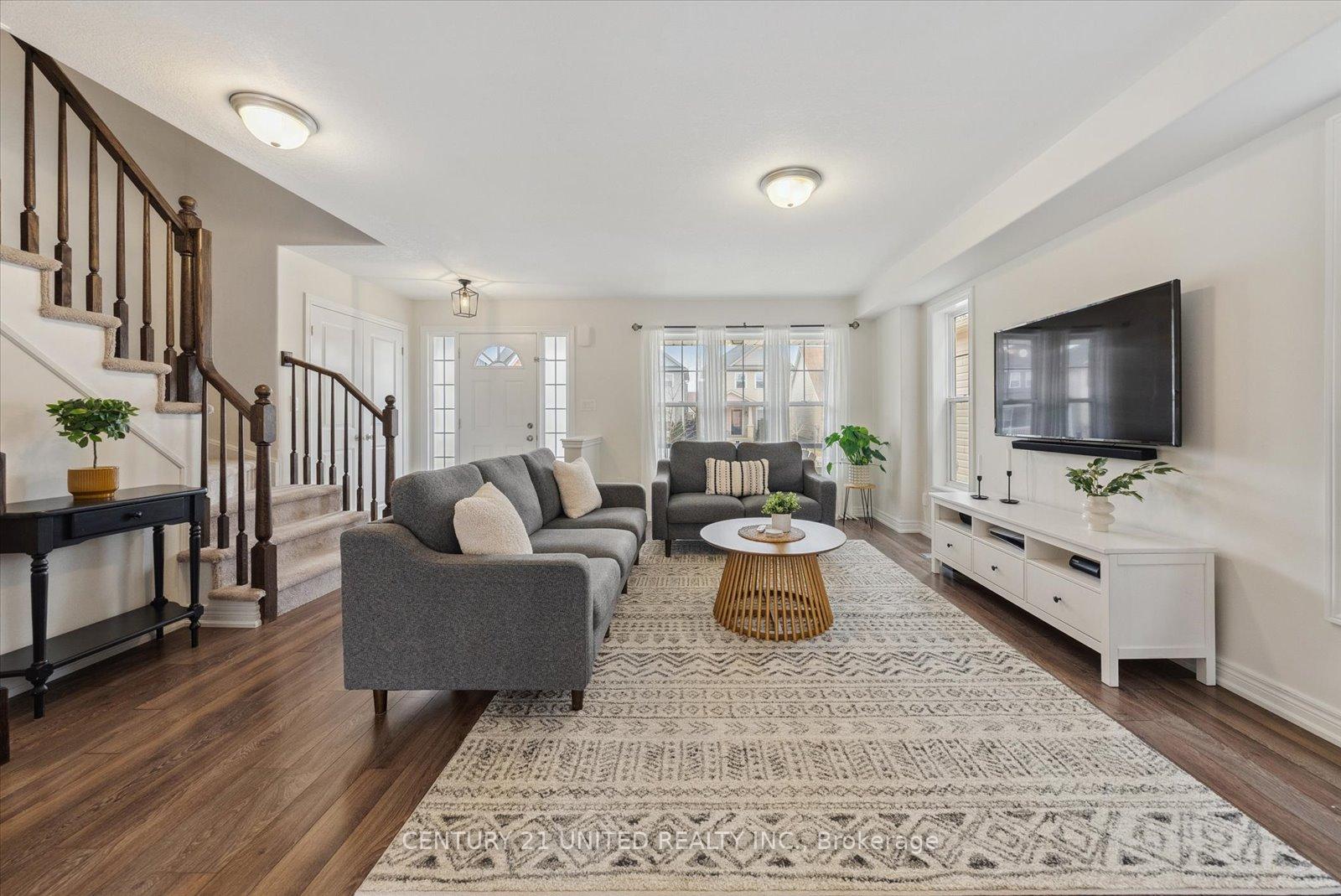 Photo 10 of 927 Broadway Boulevard, Peterborough, Northcrest Ward 5 — HOMEH