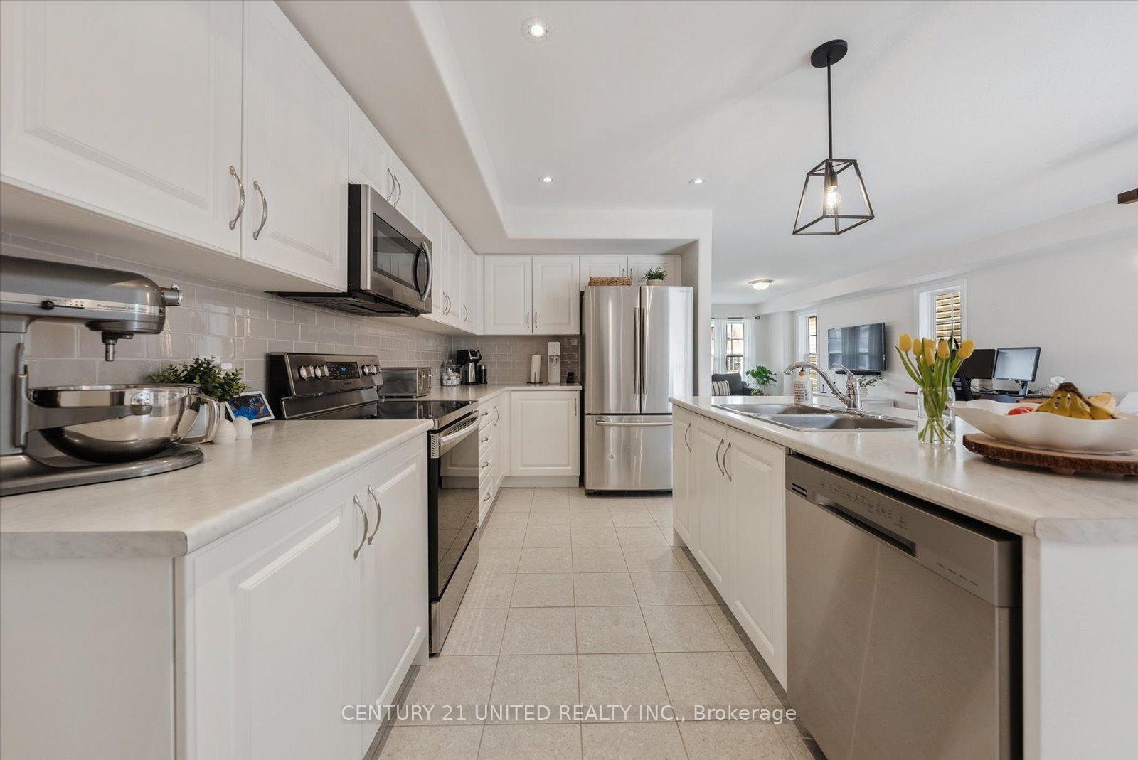 Photo 21 of 927 Broadway Boulevard, Peterborough, Northcrest Ward 5 — HOMEH
