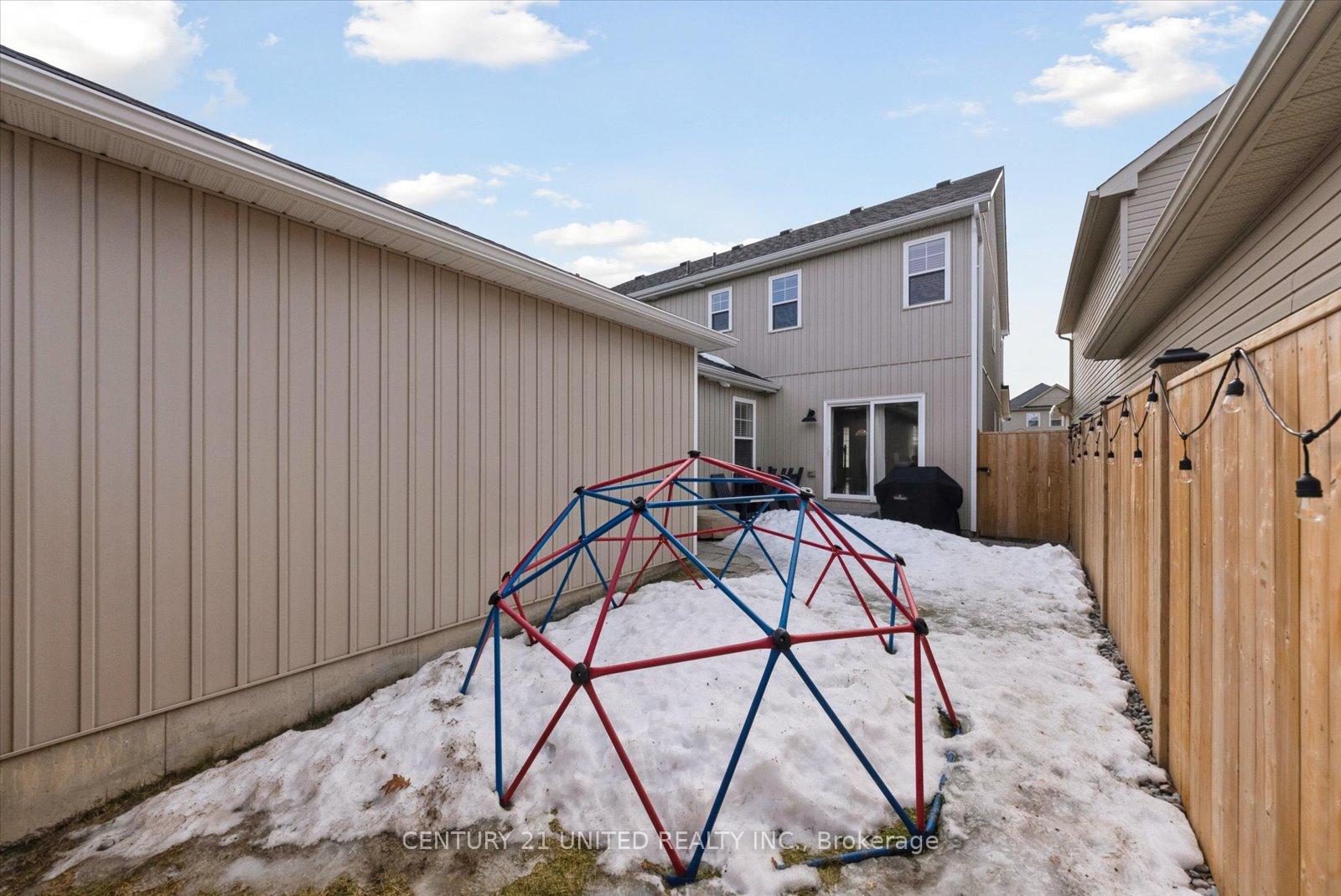 Photo 47 of 927 Broadway Boulevard, Peterborough, Northcrest Ward 5 — HOMEH