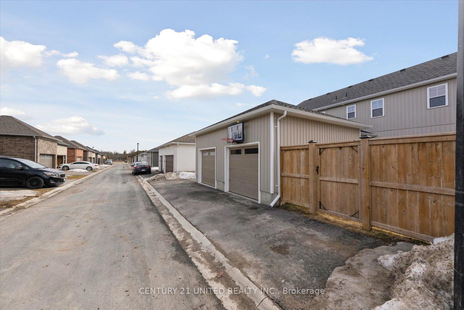 Photo 49 of 927 Broadway Boulevard, Peterborough, Northcrest Ward 5 — HOMEH