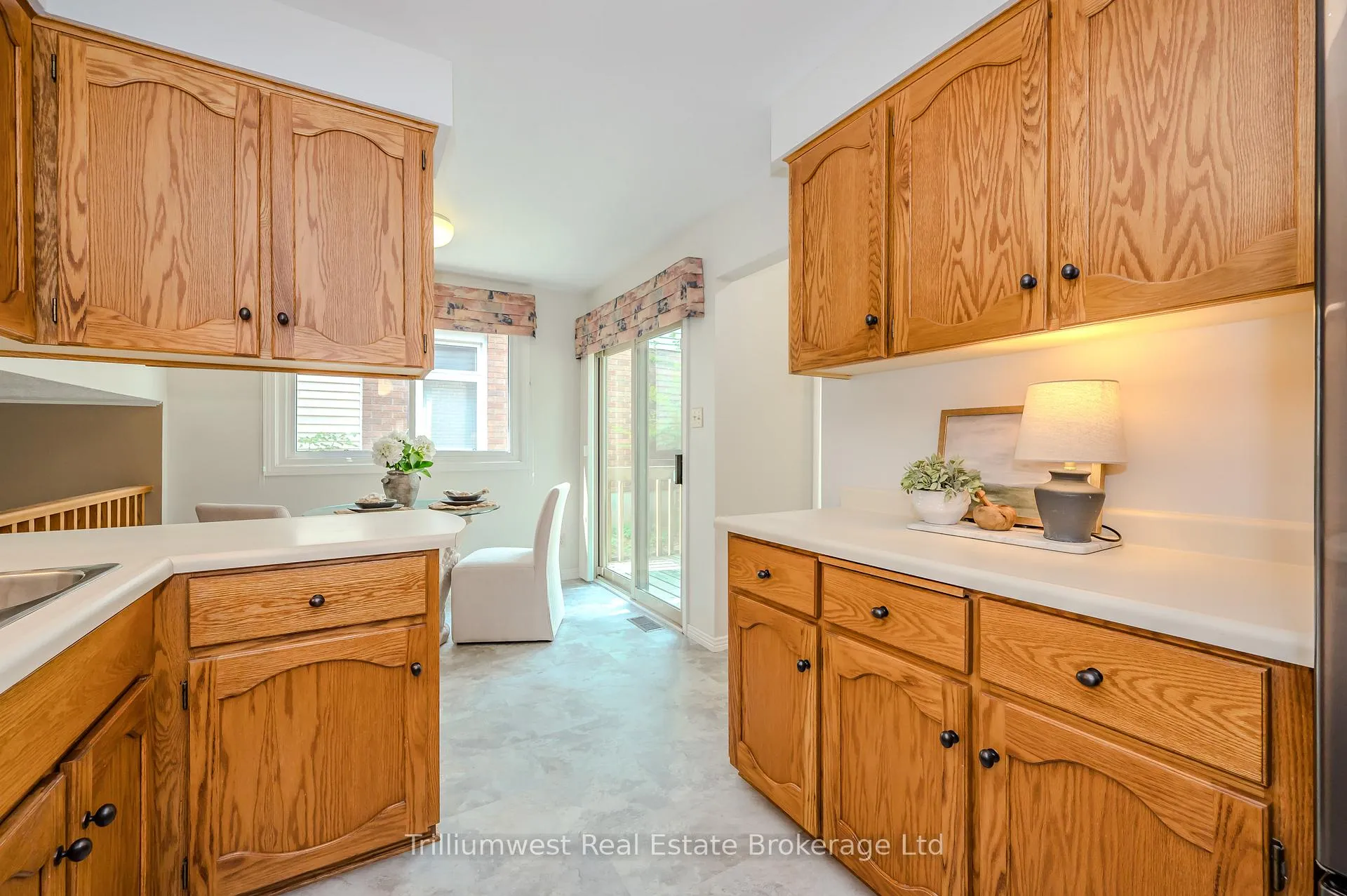 Photo 9 of 2 Pickwick Place, Guelph, Willow West/Sugarbush/West Acres — HOMEH