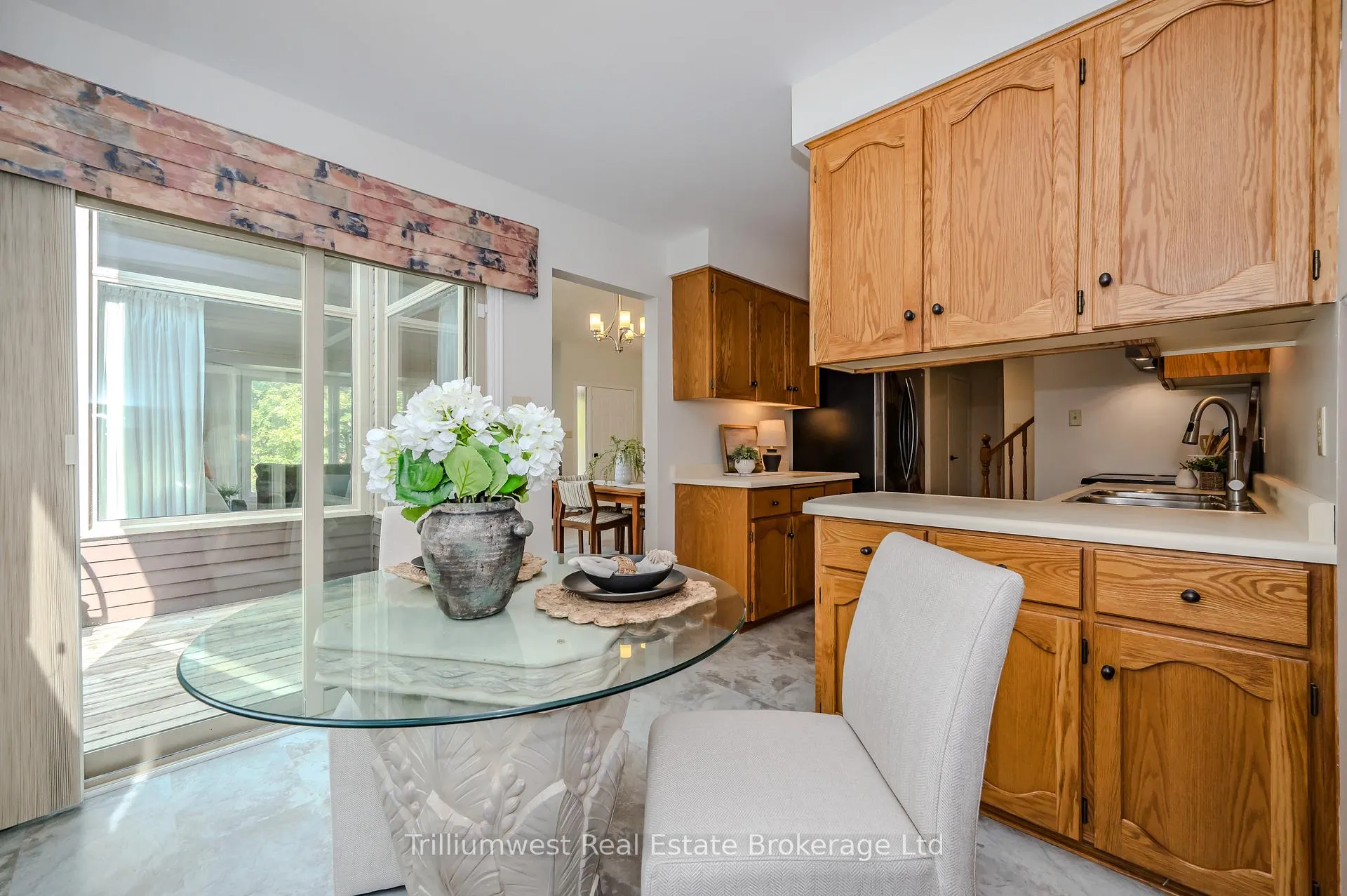 Photo 10 of 2 Pickwick Place, Guelph, Willow West/Sugarbush/West Acres — HOMEH