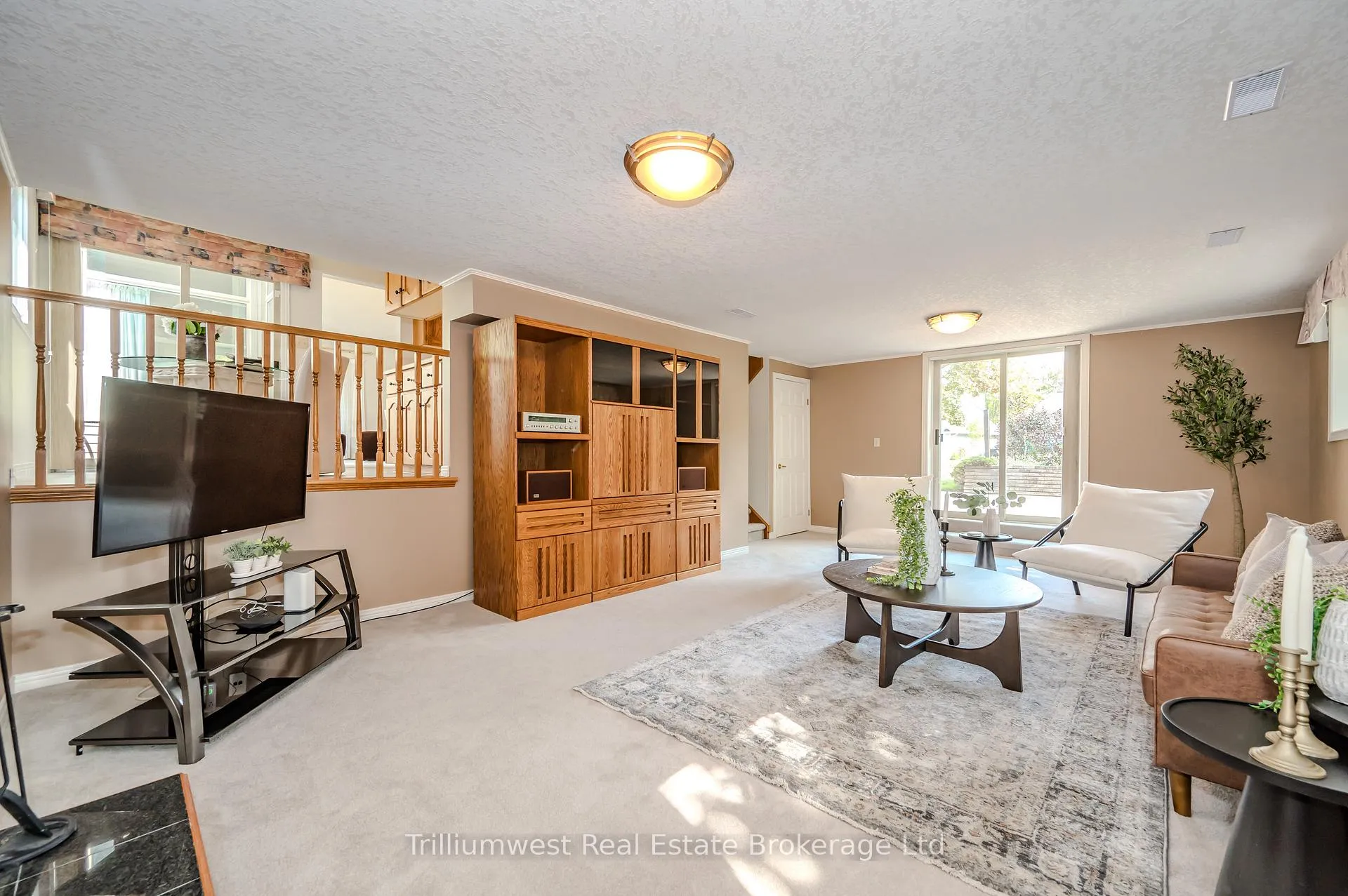 Photo 13 of 2 Pickwick Place, Guelph, Willow West/Sugarbush/West Acres — HOMEH
