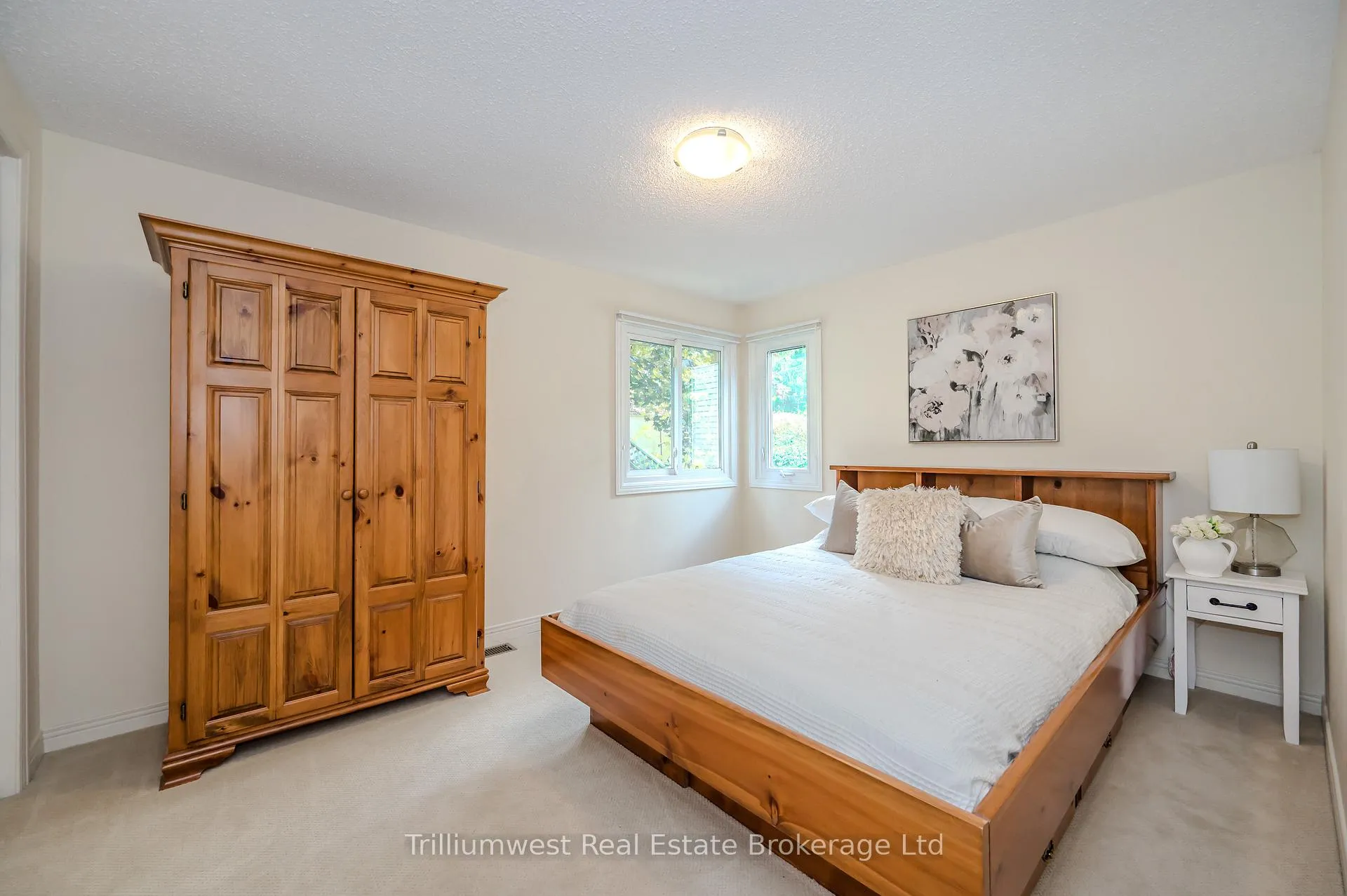 Photo 19 of 2 Pickwick Place, Guelph, Willow West/Sugarbush/West Acres — HOMEH
