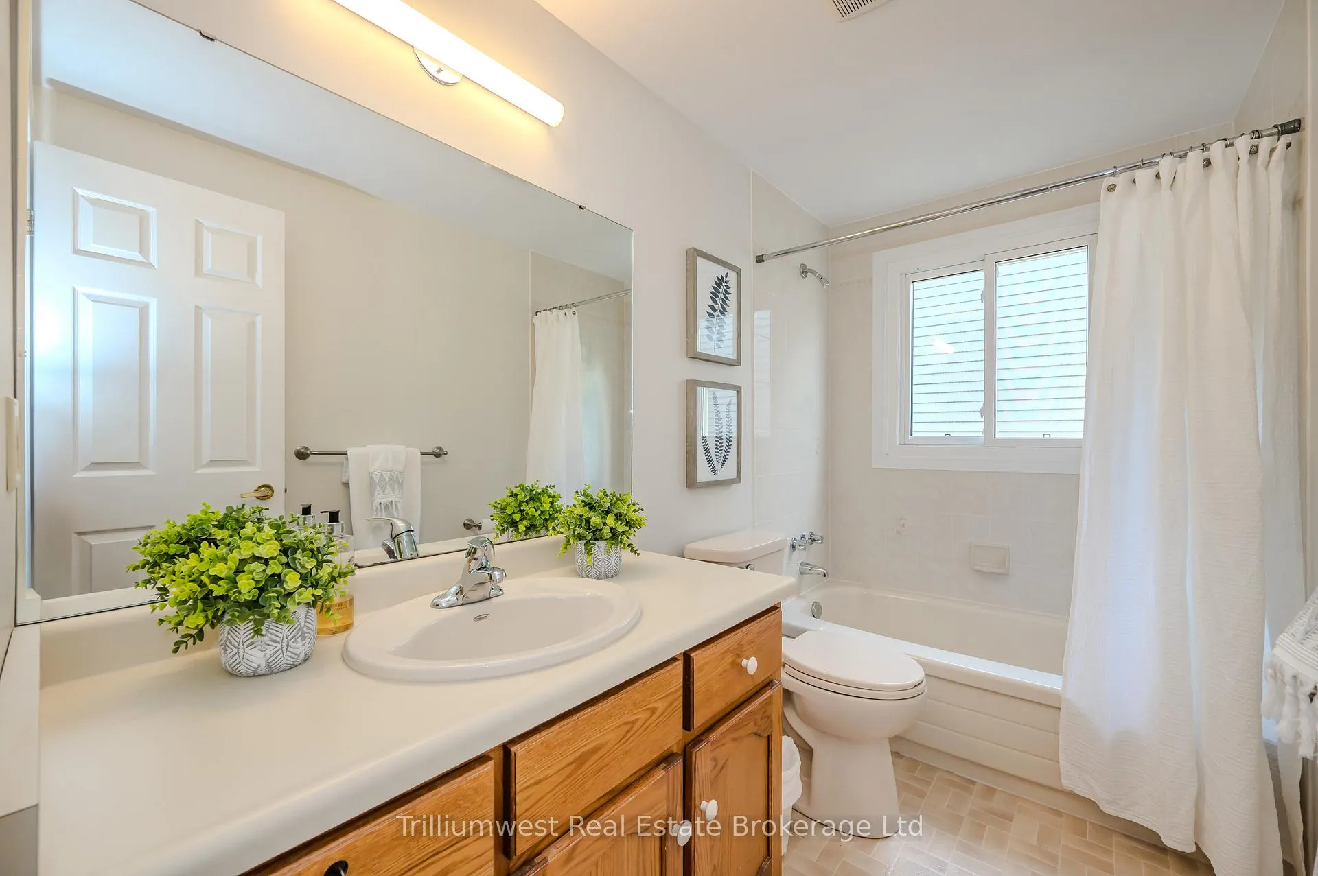 Photo 20 of 2 Pickwick Place, Guelph, Willow West/Sugarbush/West Acres — HOMEH