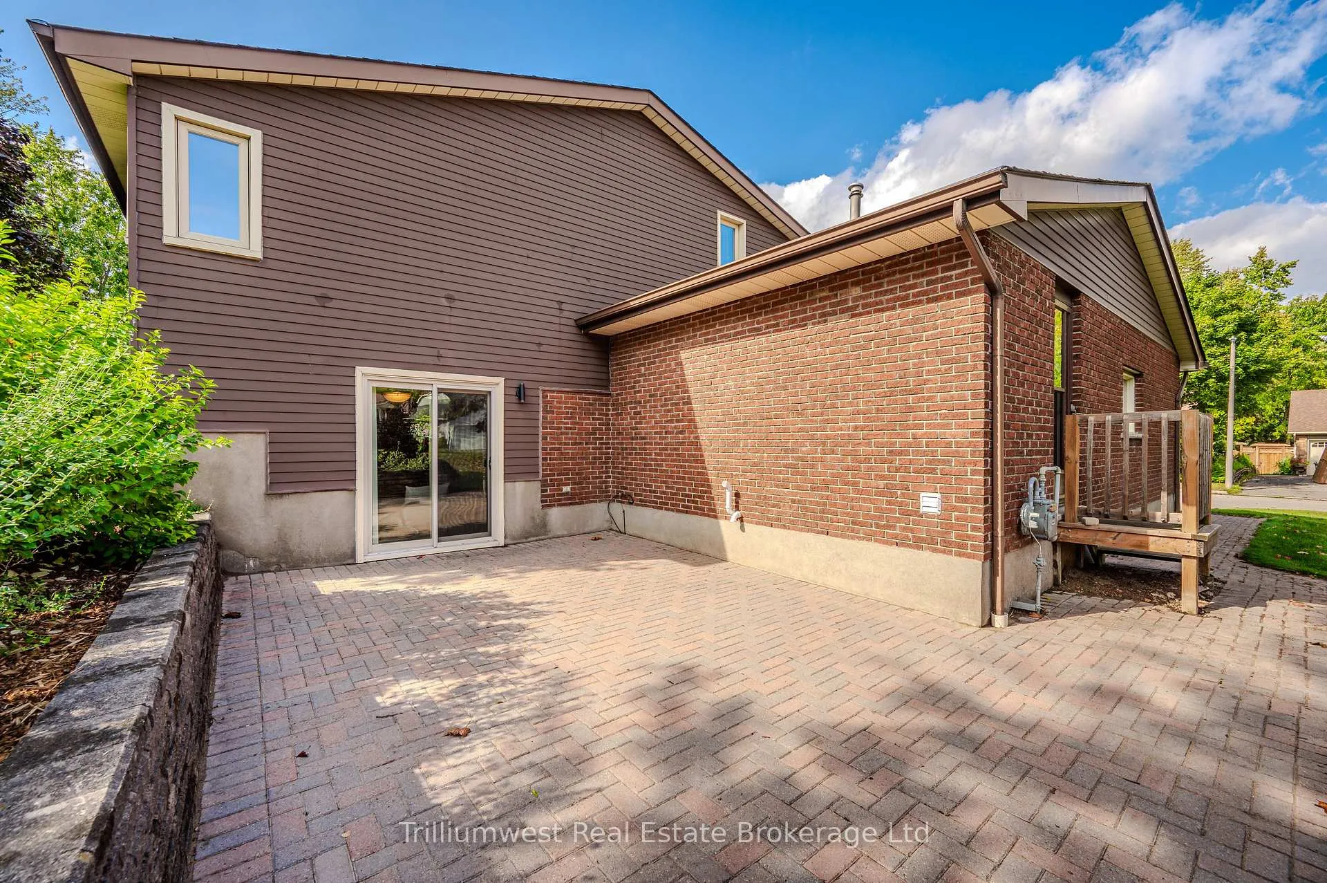 Photo 39 of 2 Pickwick Place, Guelph, Willow West/Sugarbush/West Acres — HOMEH