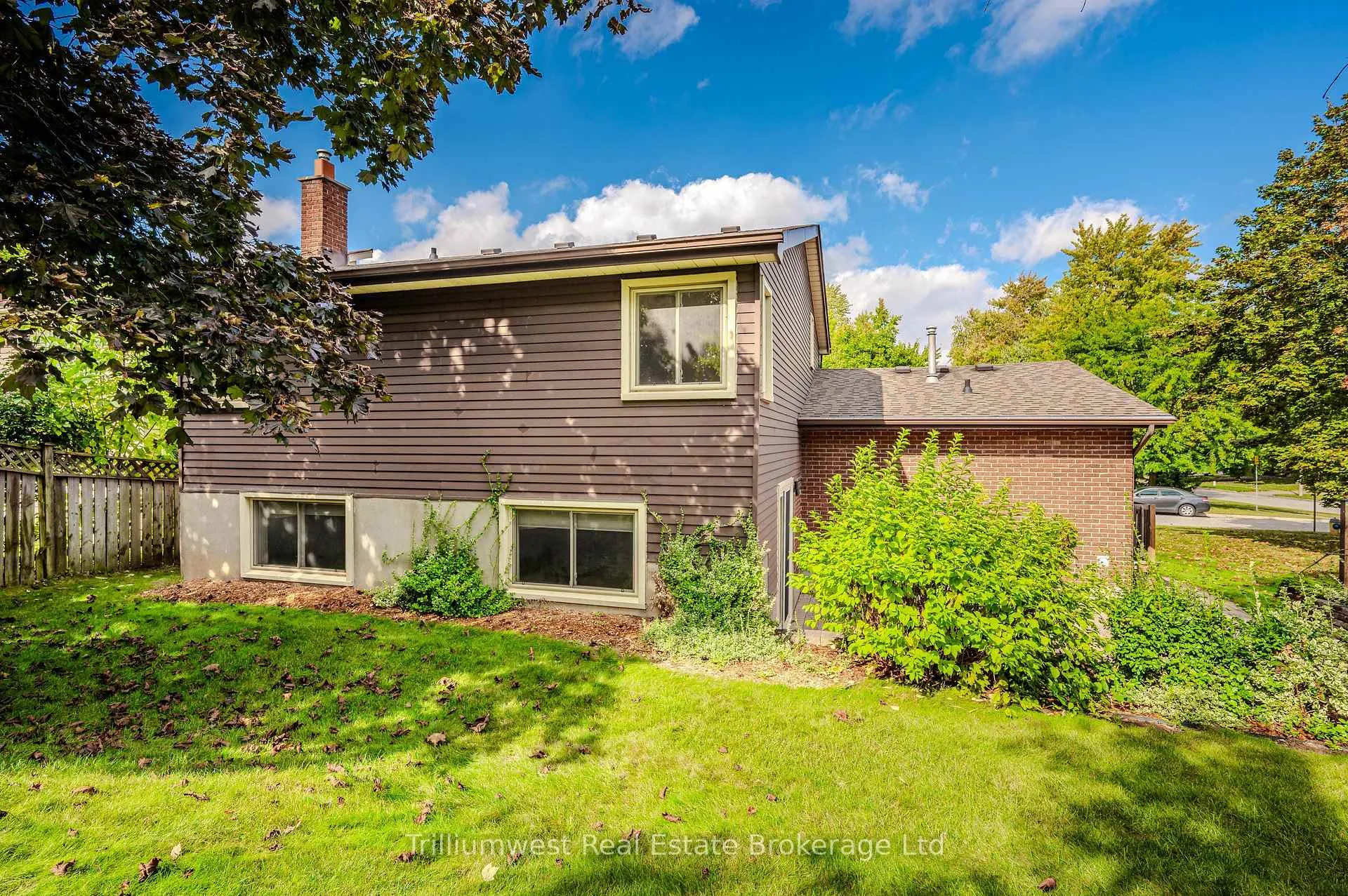 Photo 25 of 2 Pickwick Place, Guelph, Willow West/Sugarbush/West Acres — HOMEH