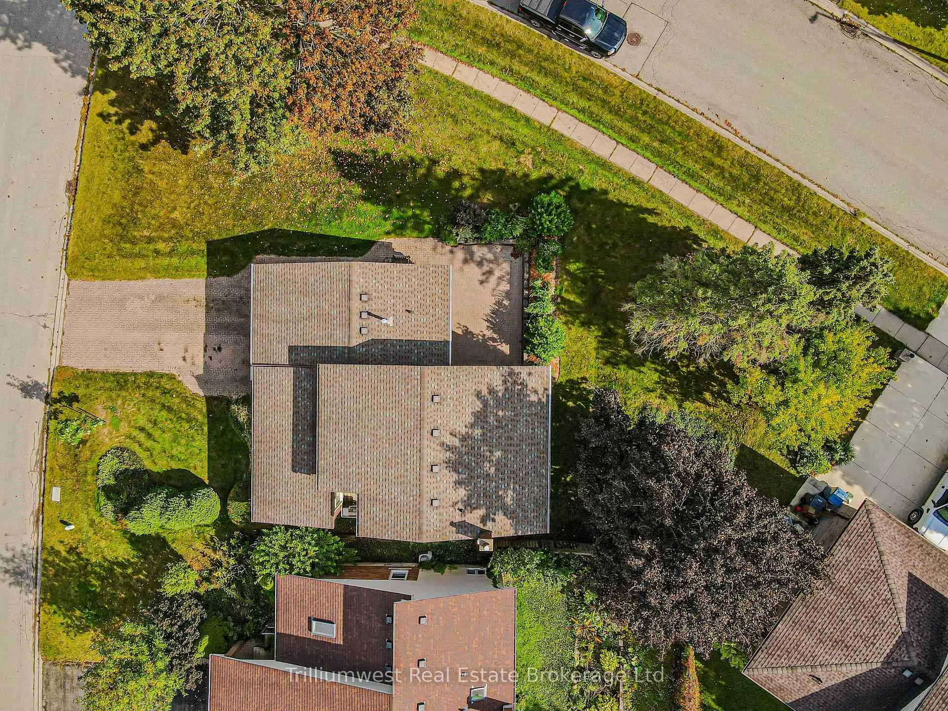 Photo 27 of 2 Pickwick Place, Guelph, Willow West/Sugarbush/West Acres — HOMEH