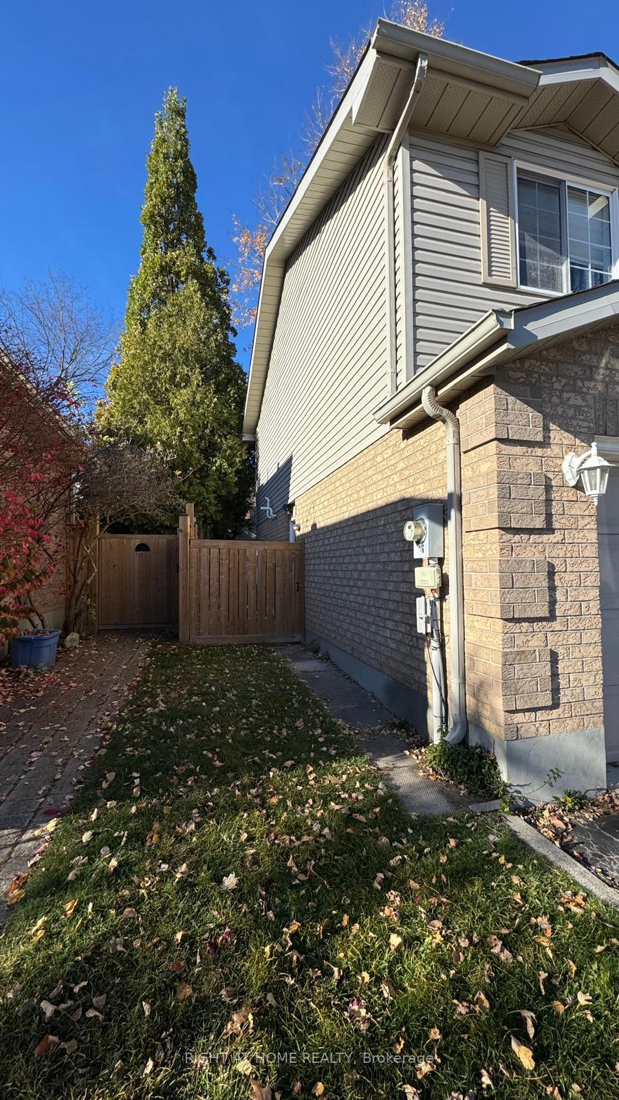 Photo 1 of 44 McLachlan Place, Guelph, Willow West/Sugarbush/West Acres — HOMEH