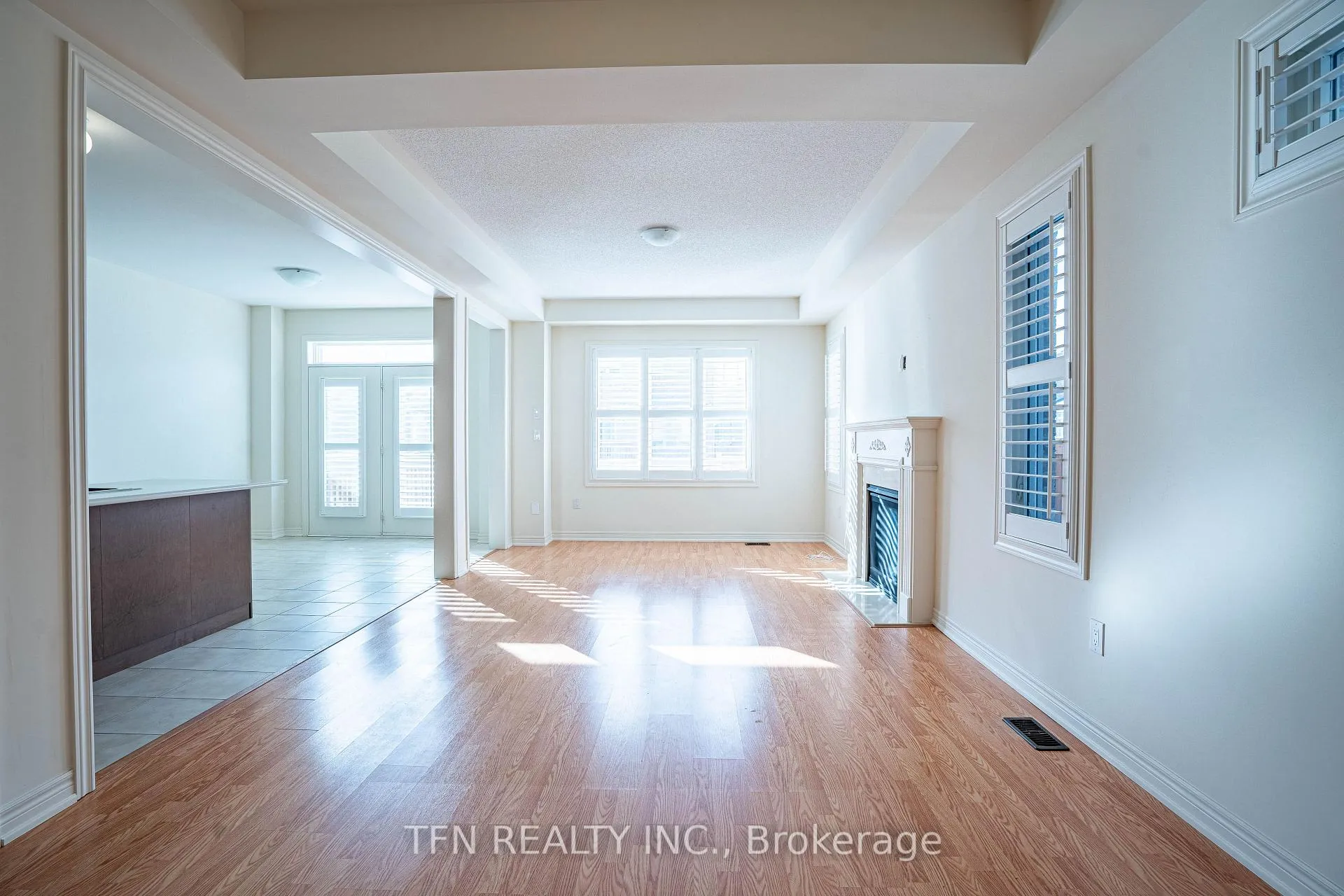 Photo 3 of 42 Ebenezer Drive, Hamilton, Waterdown — HOMEH