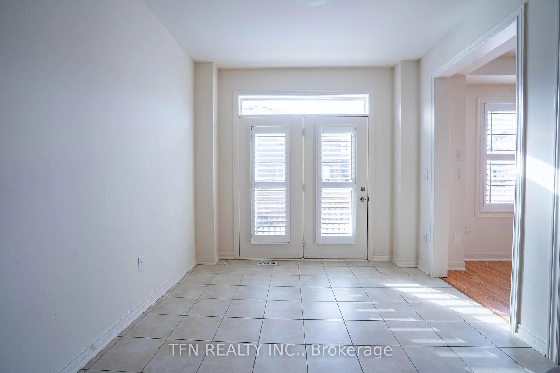 Photo 12 of 42 Ebenezer Drive, Hamilton, Waterdown — HOMEH