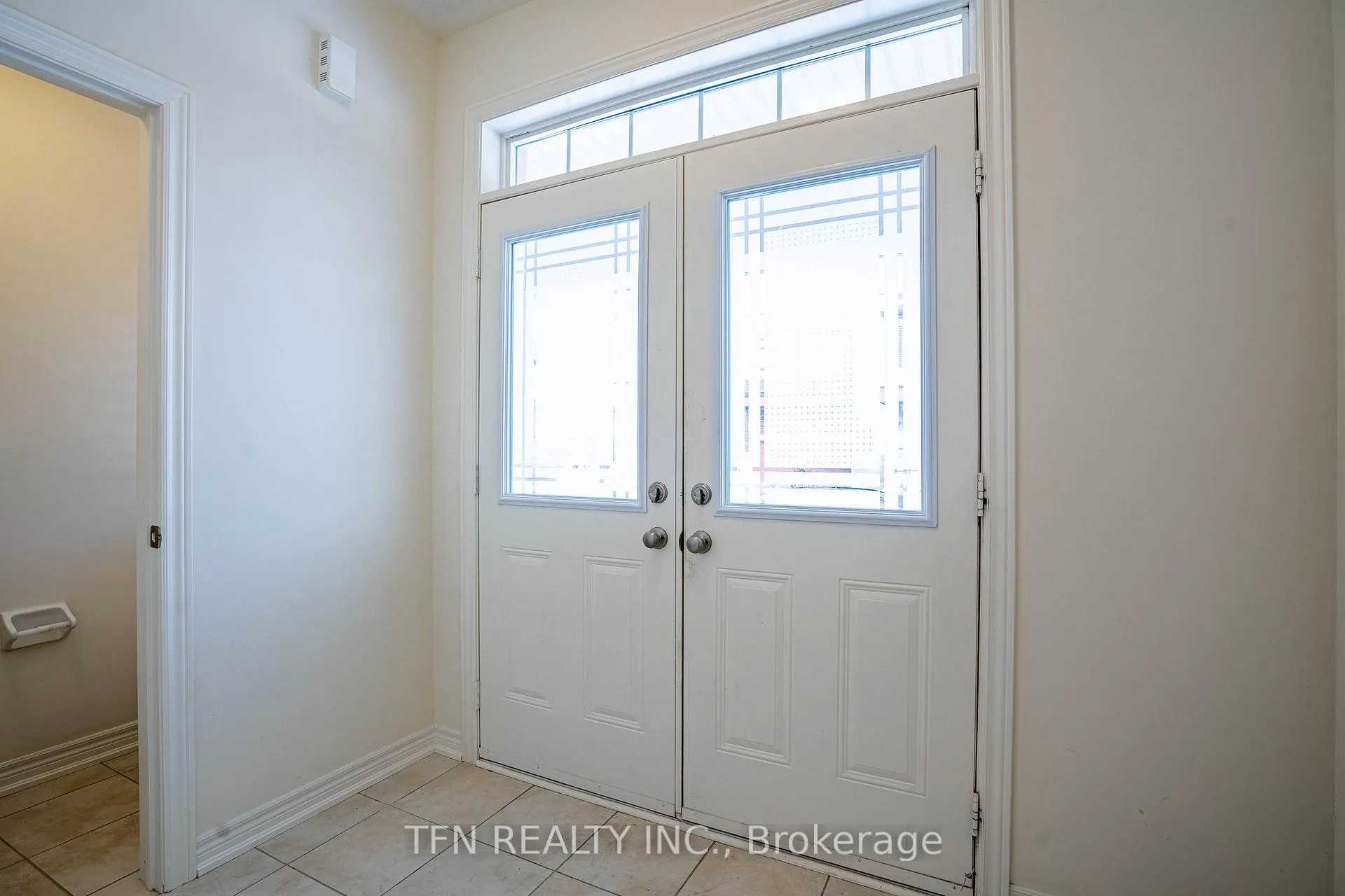 Photo 13 of 42 Ebenezer Drive, Hamilton, Waterdown — HOMEH
