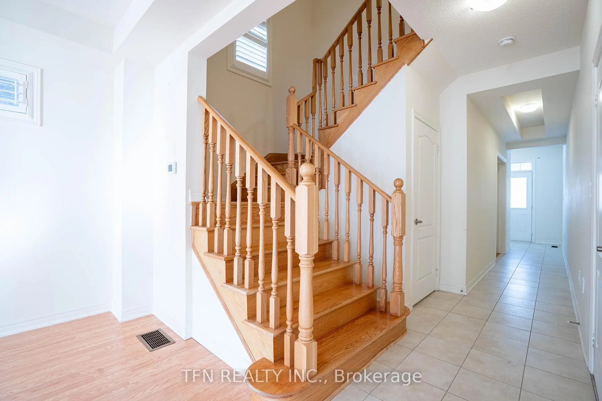 Photo 17 of 42 Ebenezer Drive, Hamilton, Waterdown — HOMEH