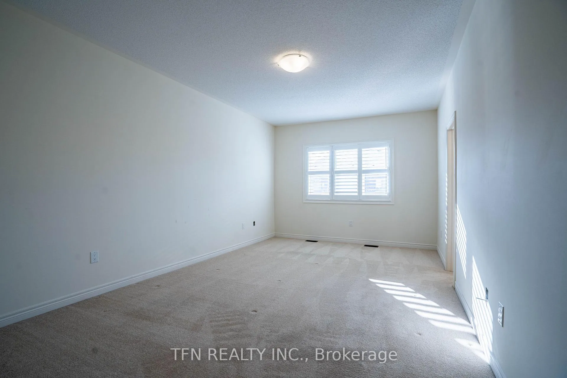 Photo 18 of 42 Ebenezer Drive, Hamilton, Waterdown — HOMEH