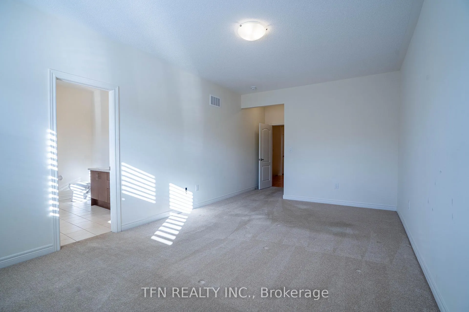 Photo 19 of 42 Ebenezer Drive, Hamilton, Waterdown — HOMEH
